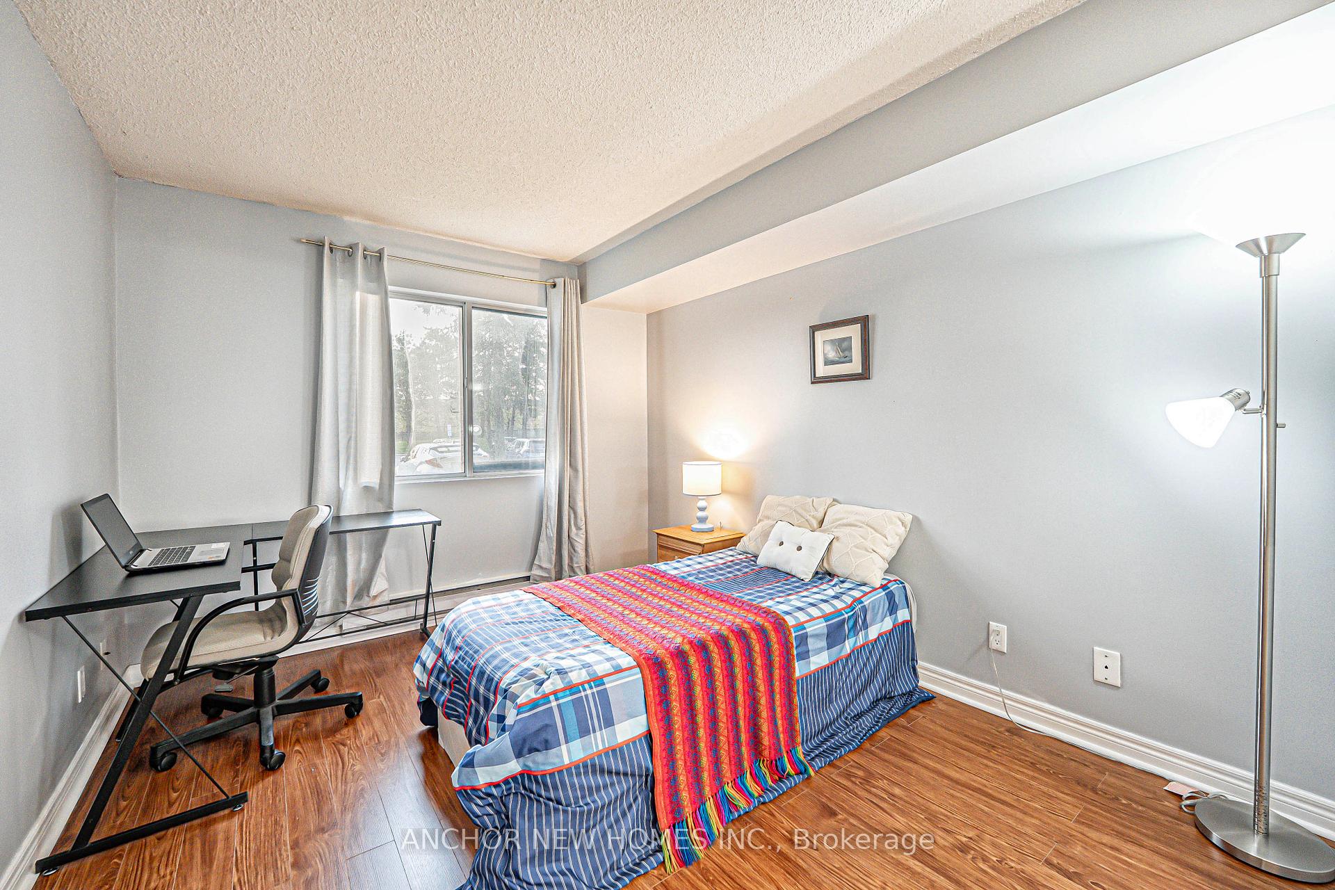 2 Bedrooms Condo at 65 Trailwood,  Mississauga For sale