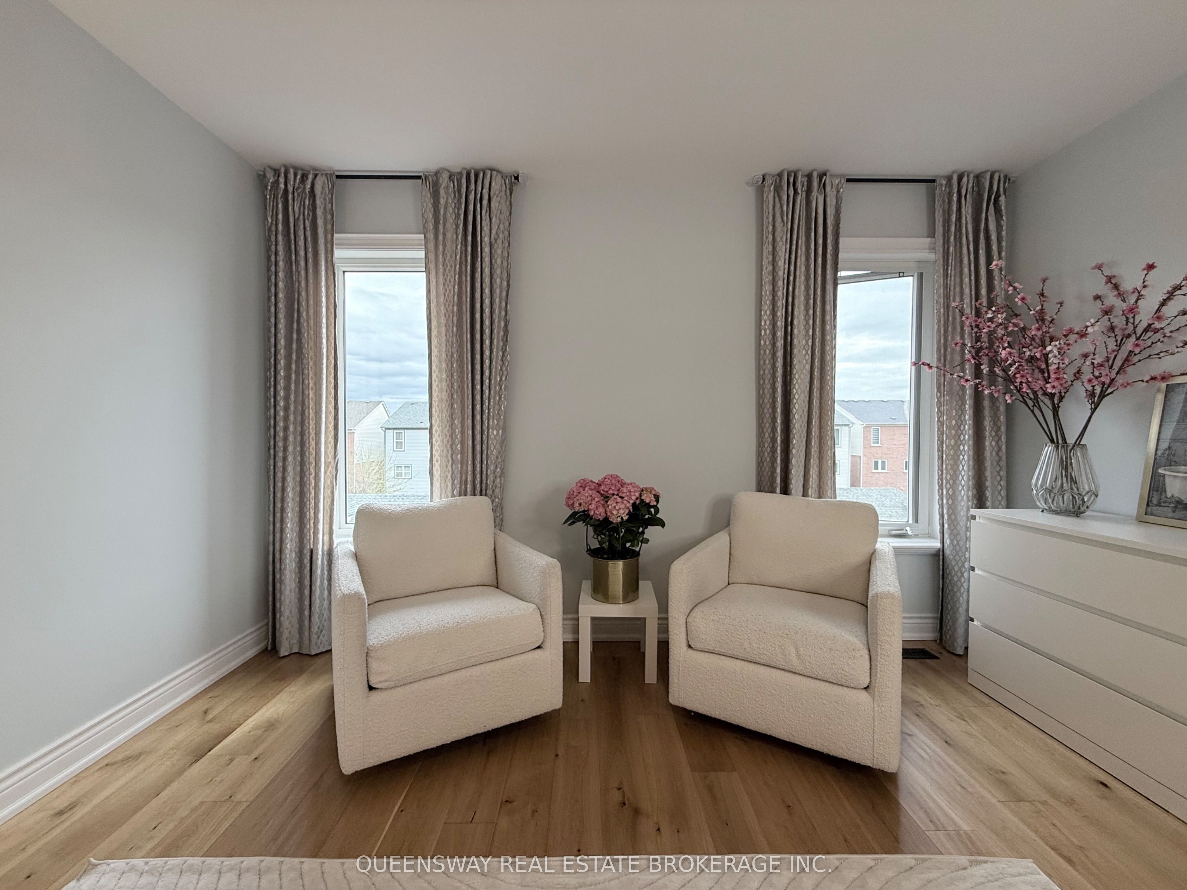 82 Roxton Road
