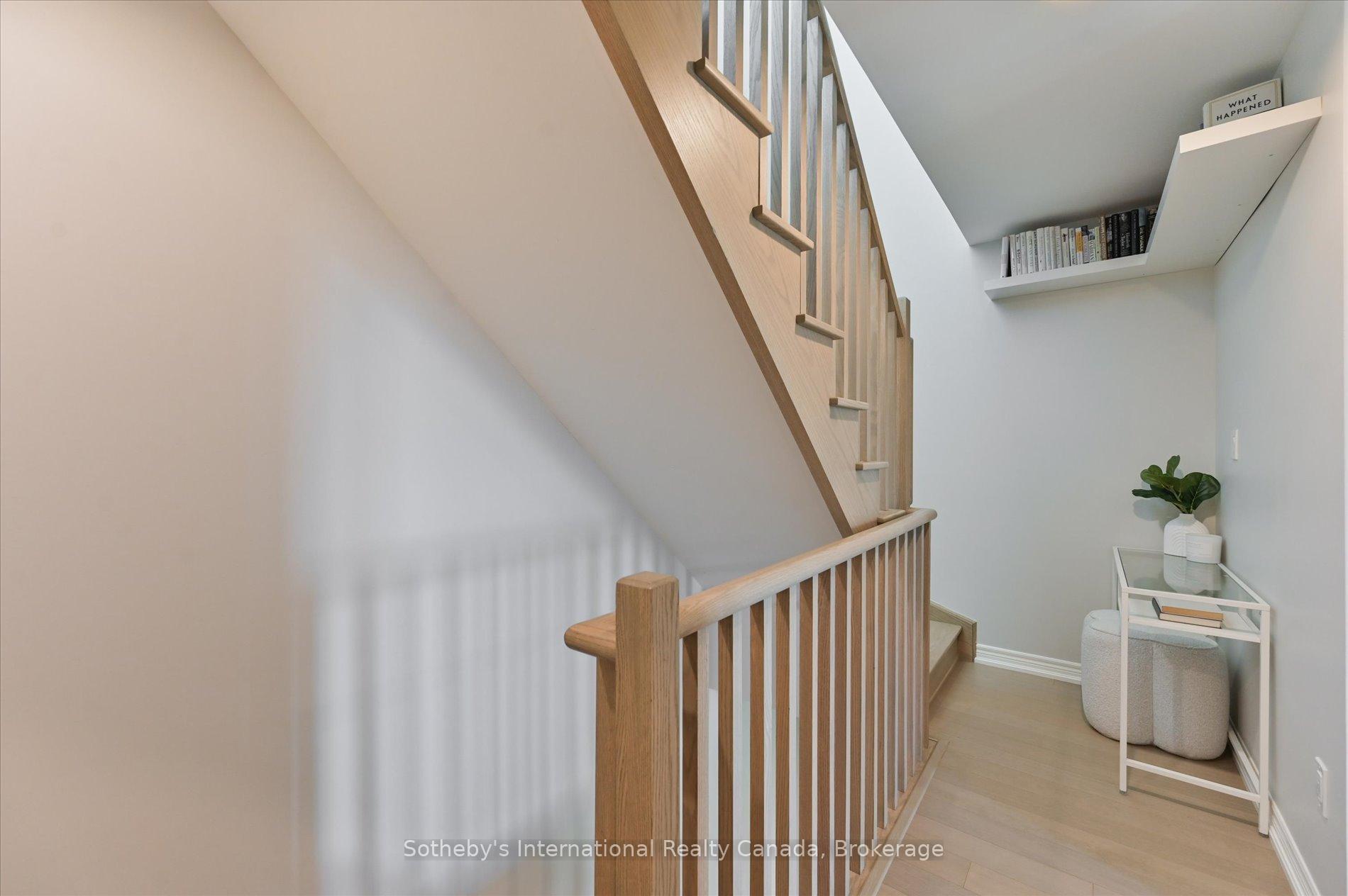 2 Bedrooms Condo at 2199 Lillykin, Oakville For sale