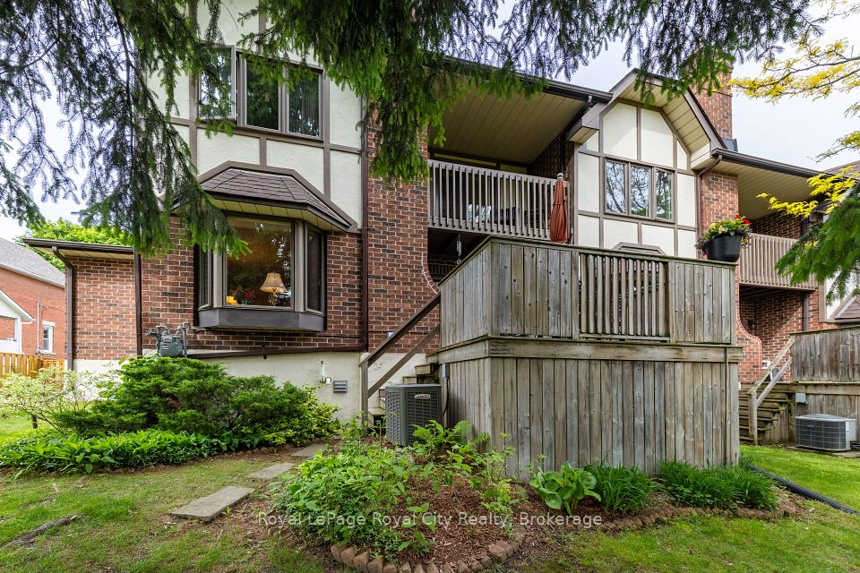 121 Waterloo