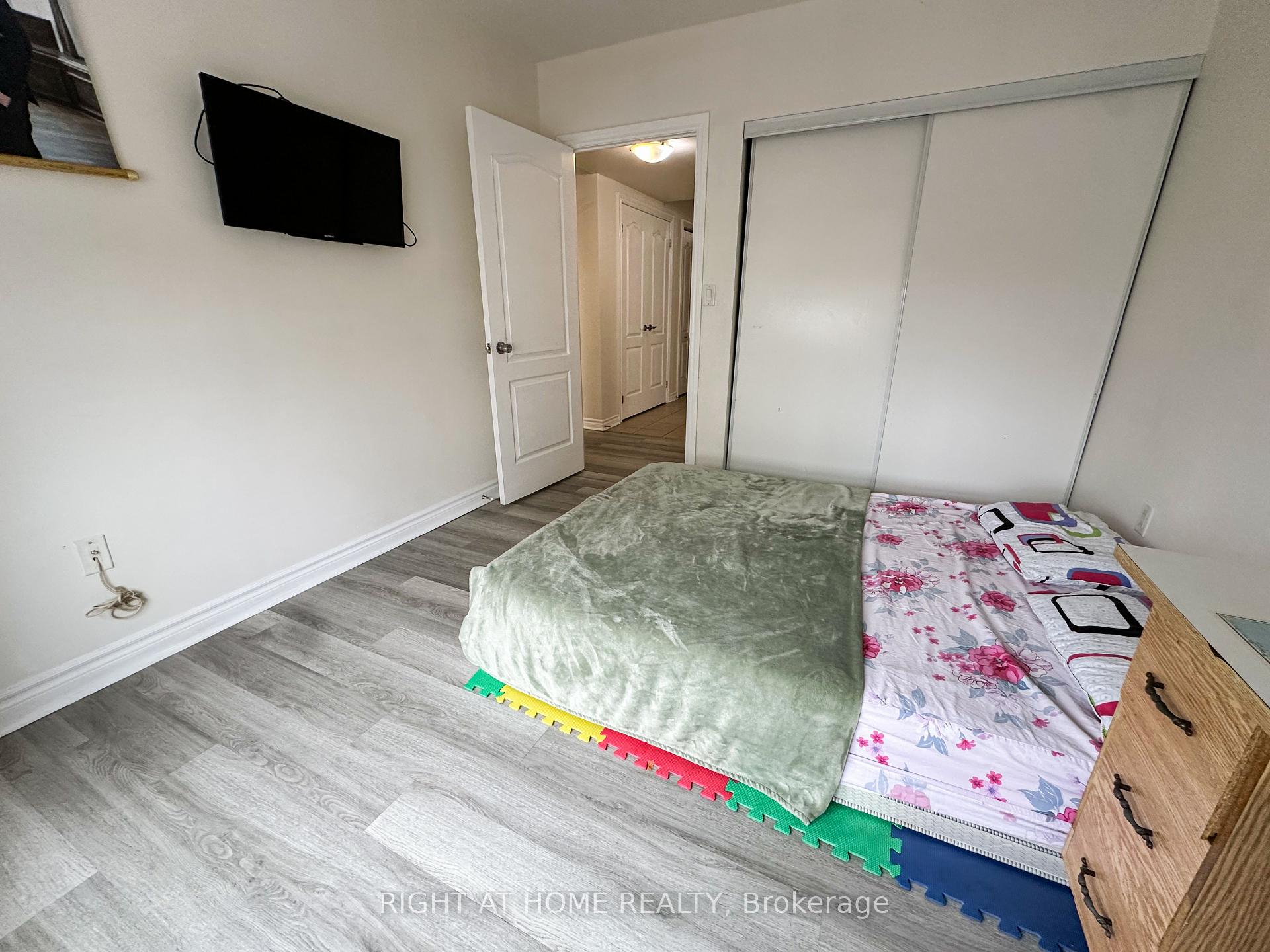 3 Bedrooms Condo at 2088 Lawrence, Toronto For sale