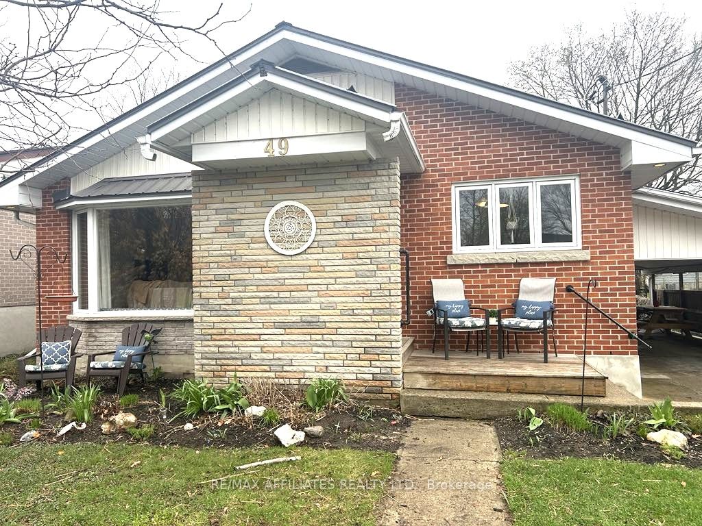 49 Gladstone Avenue, Smith Falls, ON K7A 1R8