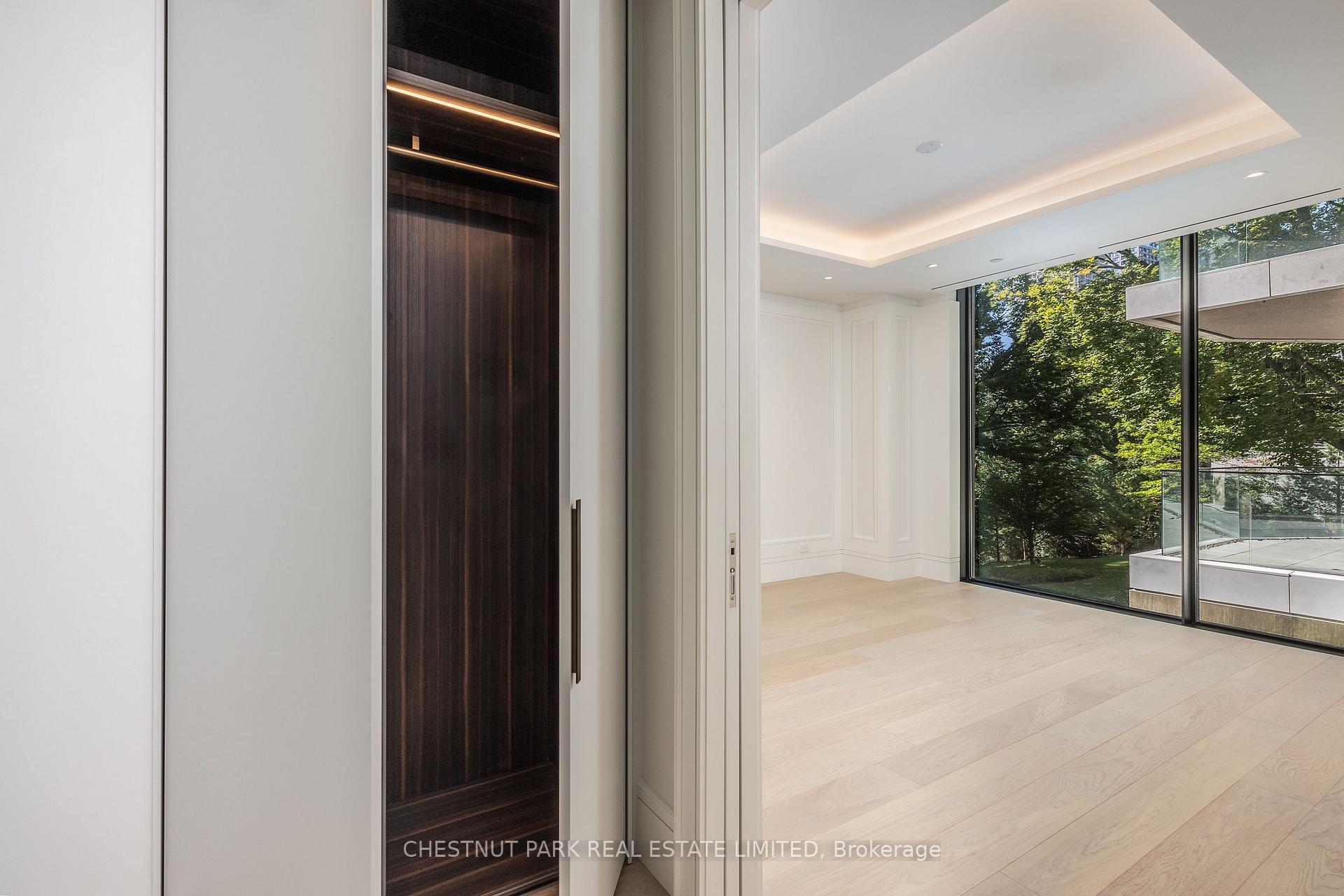 2 Bedrooms Condo at 7 Dale, Toronto For sale