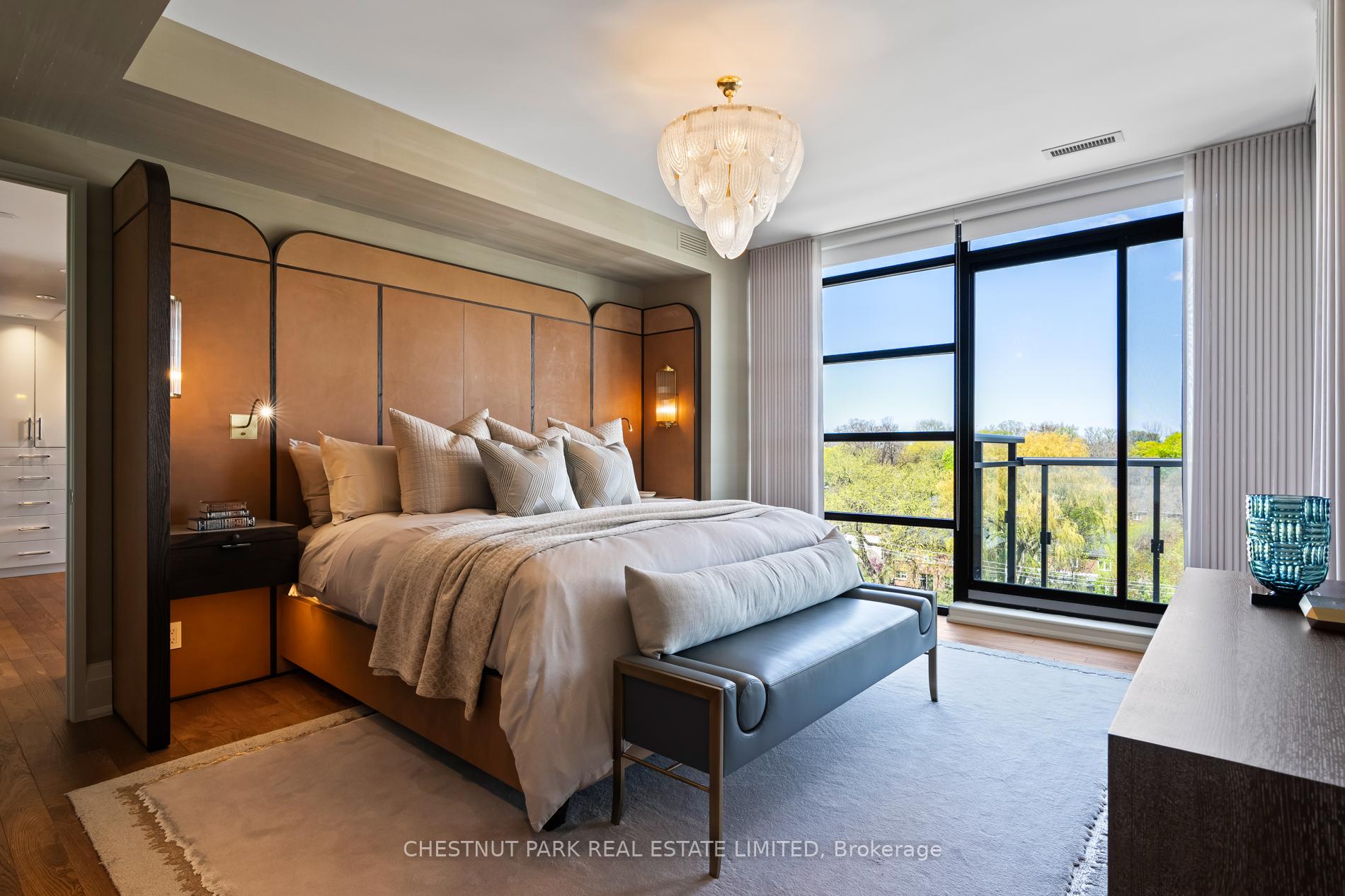 3 Bedrooms Condo at 170 Chiltern Hill, Toronto For sale