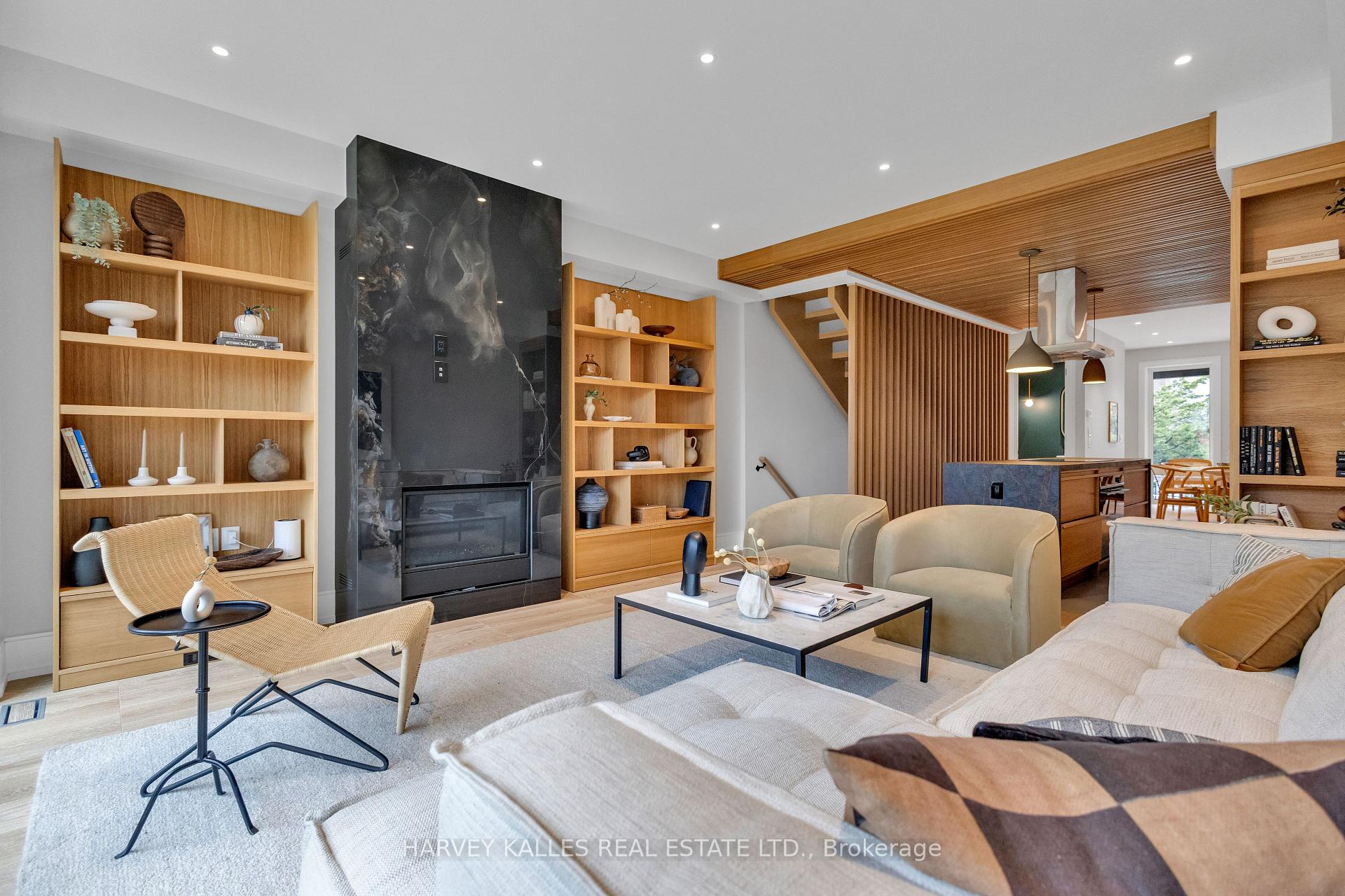 444 Roxton Road