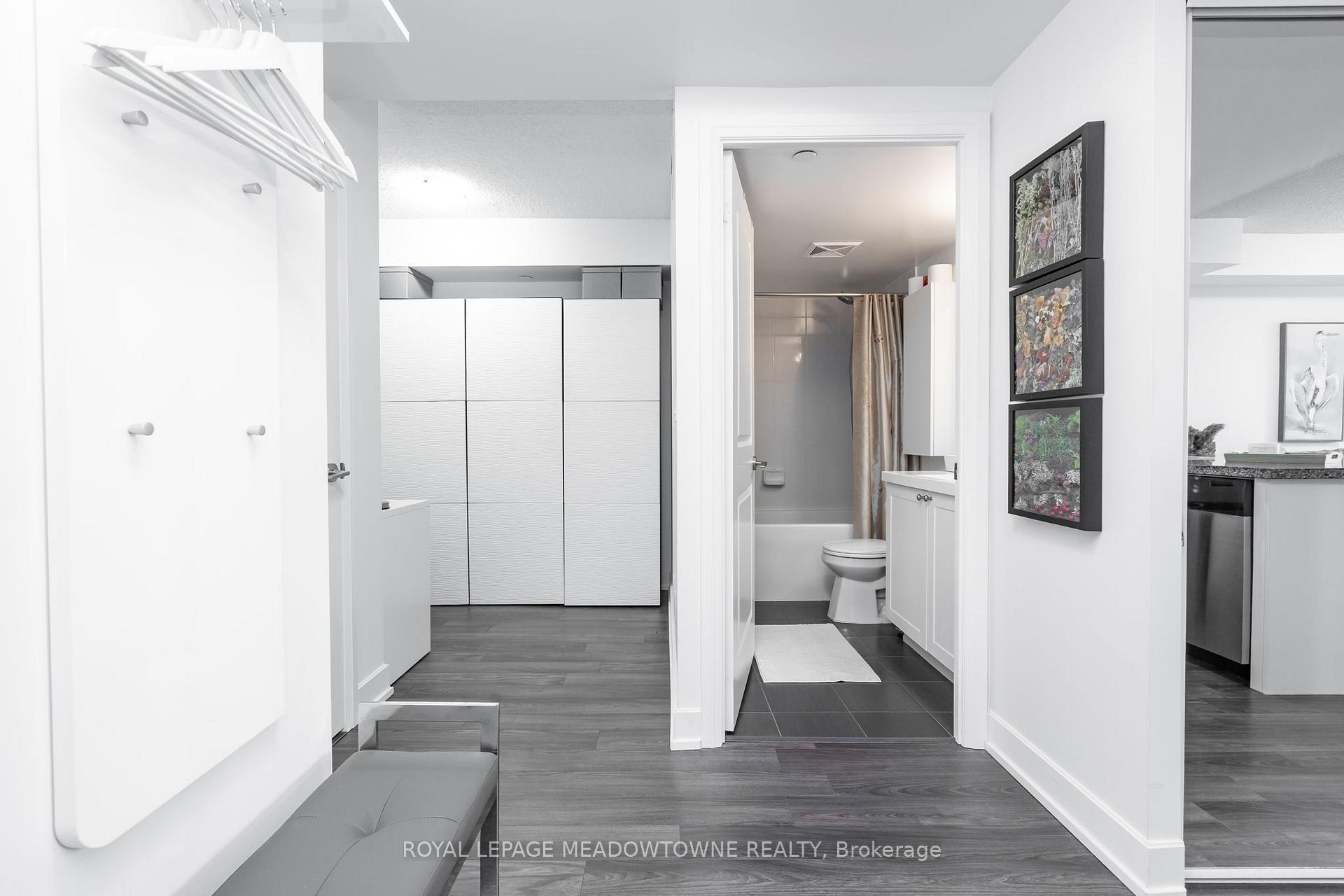2 Bedrooms Condo at 2 Eva,  Toronto For sale