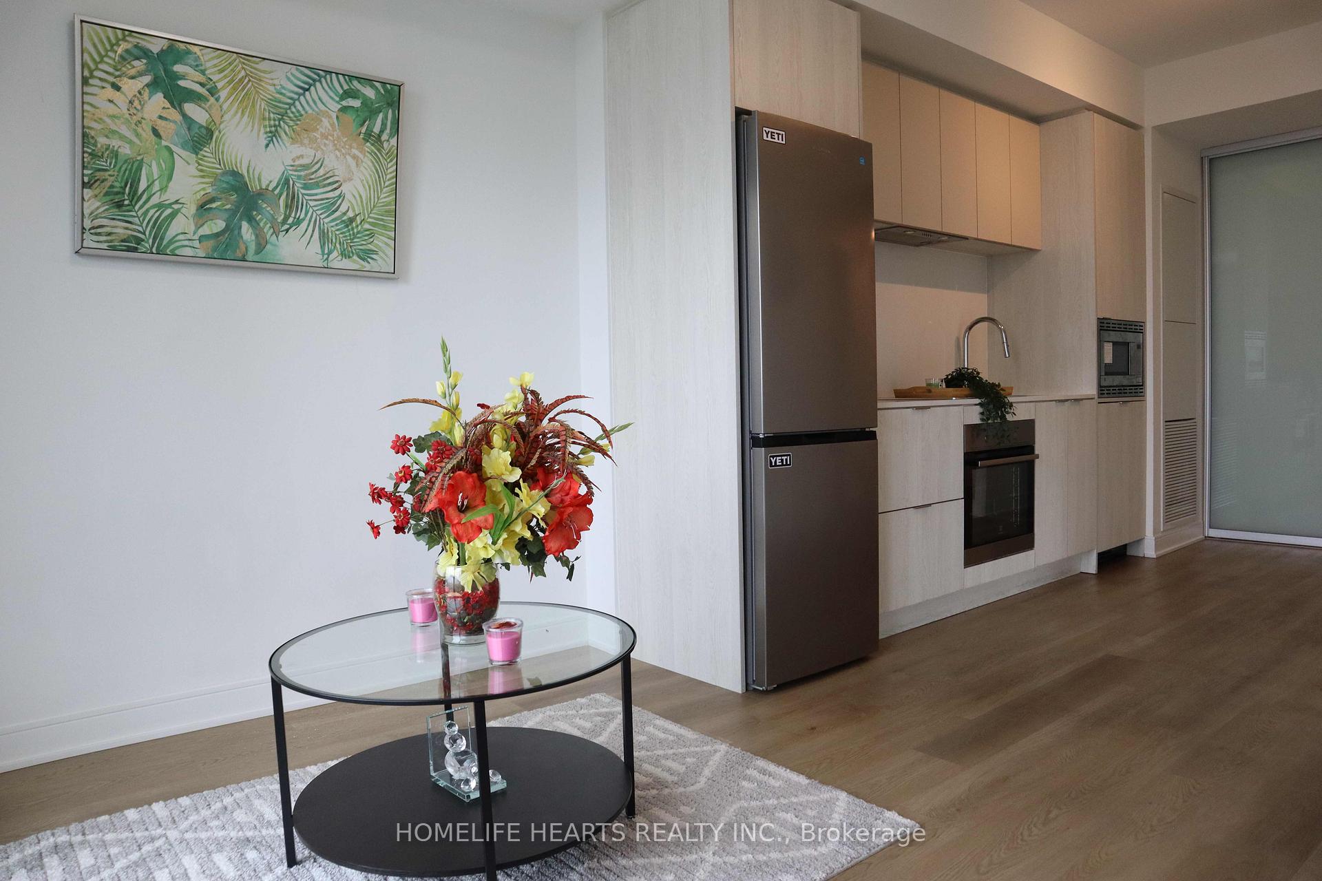 3 Bedrooms Condo at 86 Dundas, Mississauga For sale