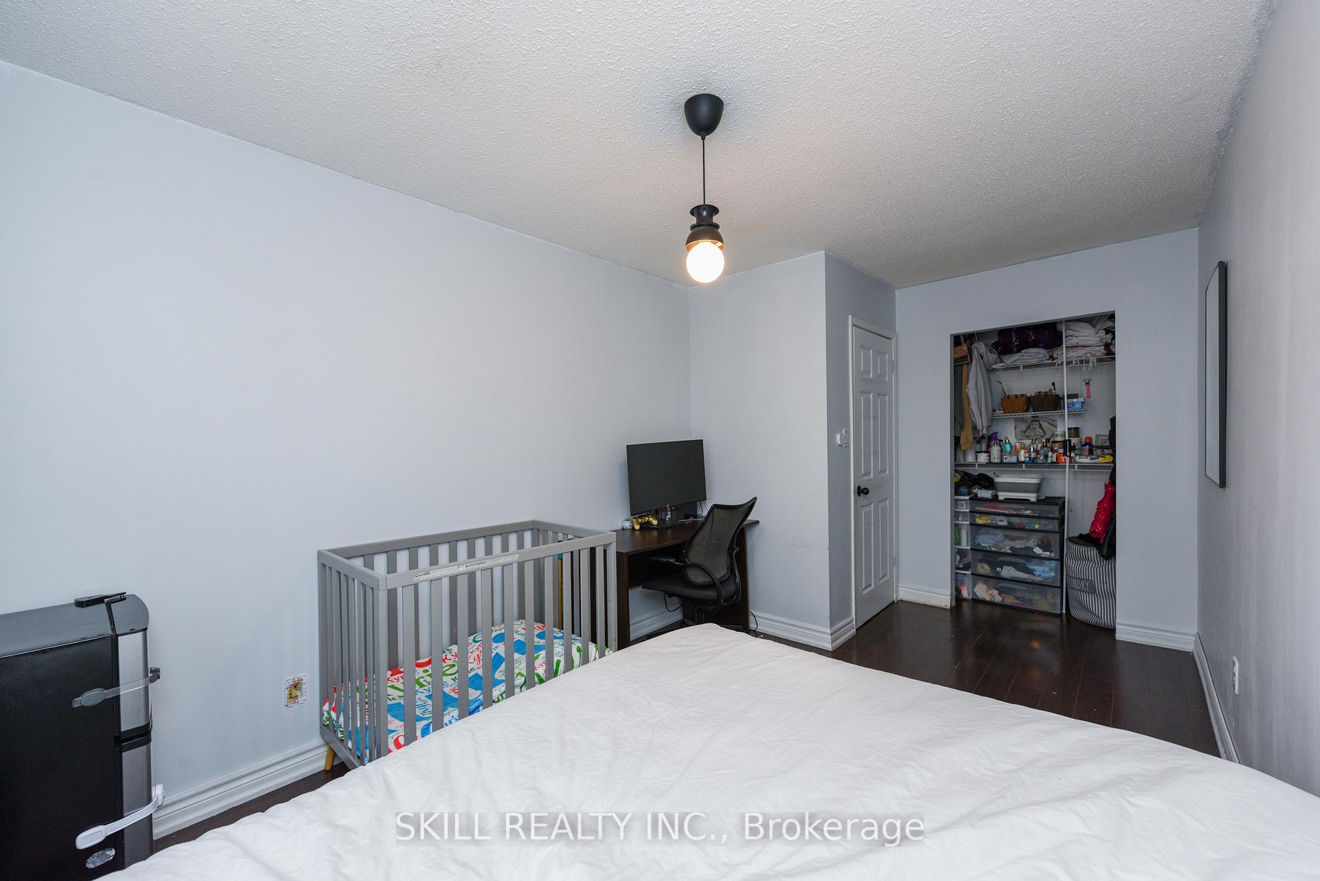 5 Bedrooms Condo at 7500 Goreway,  Mississauga For sale