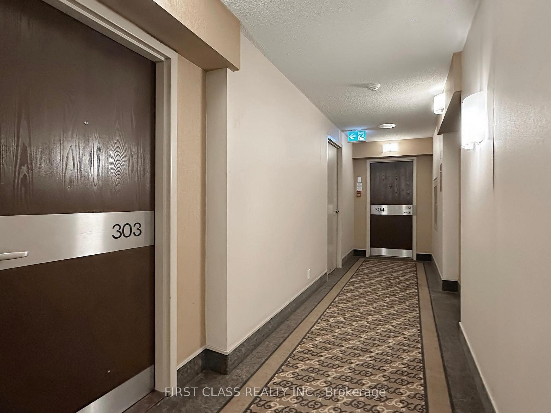 3 Bedrooms Condo at 717 Bay, Toronto For sale