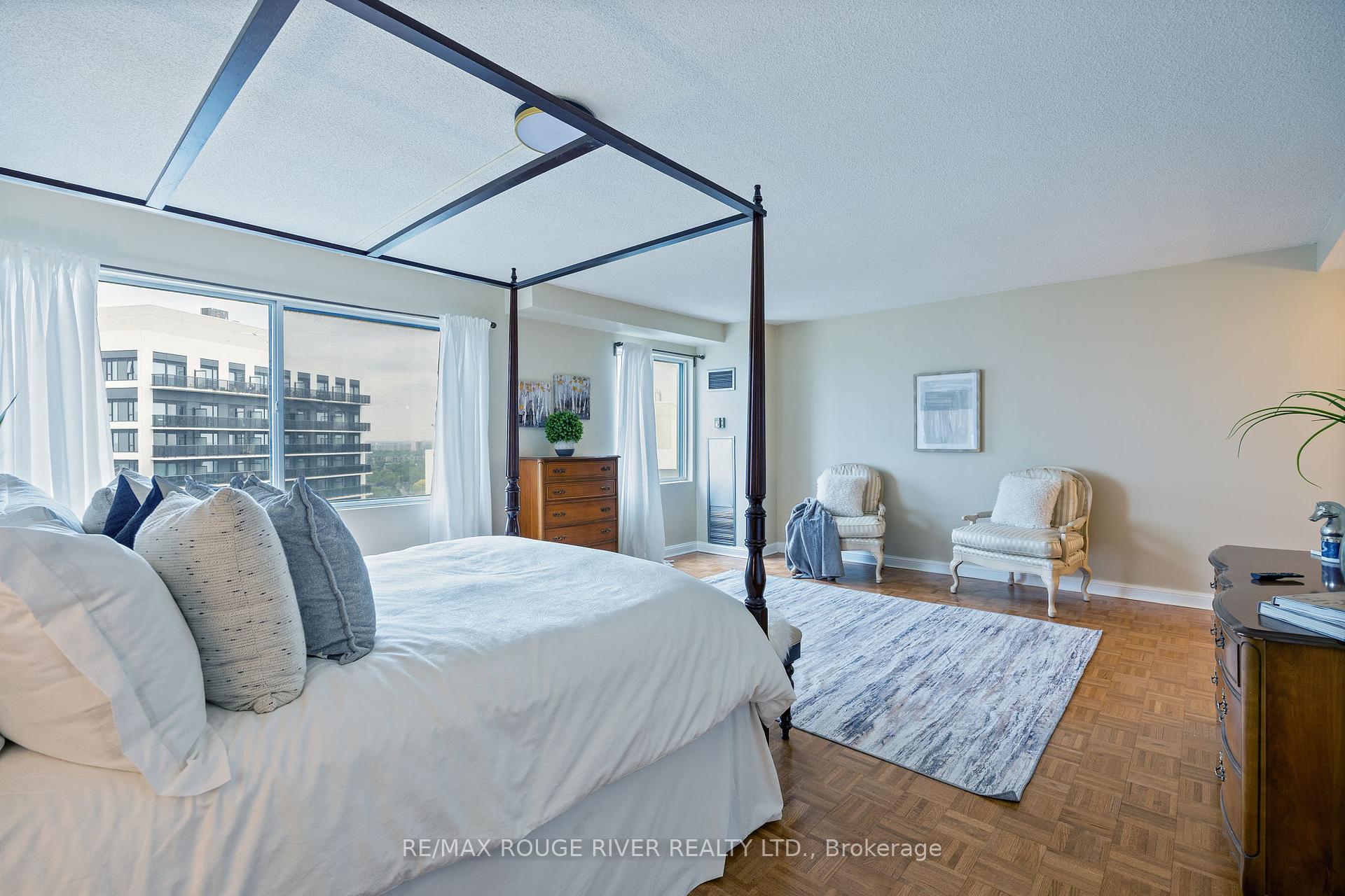 3 Bedrooms Condo at 101 Subway, Toronto For sale