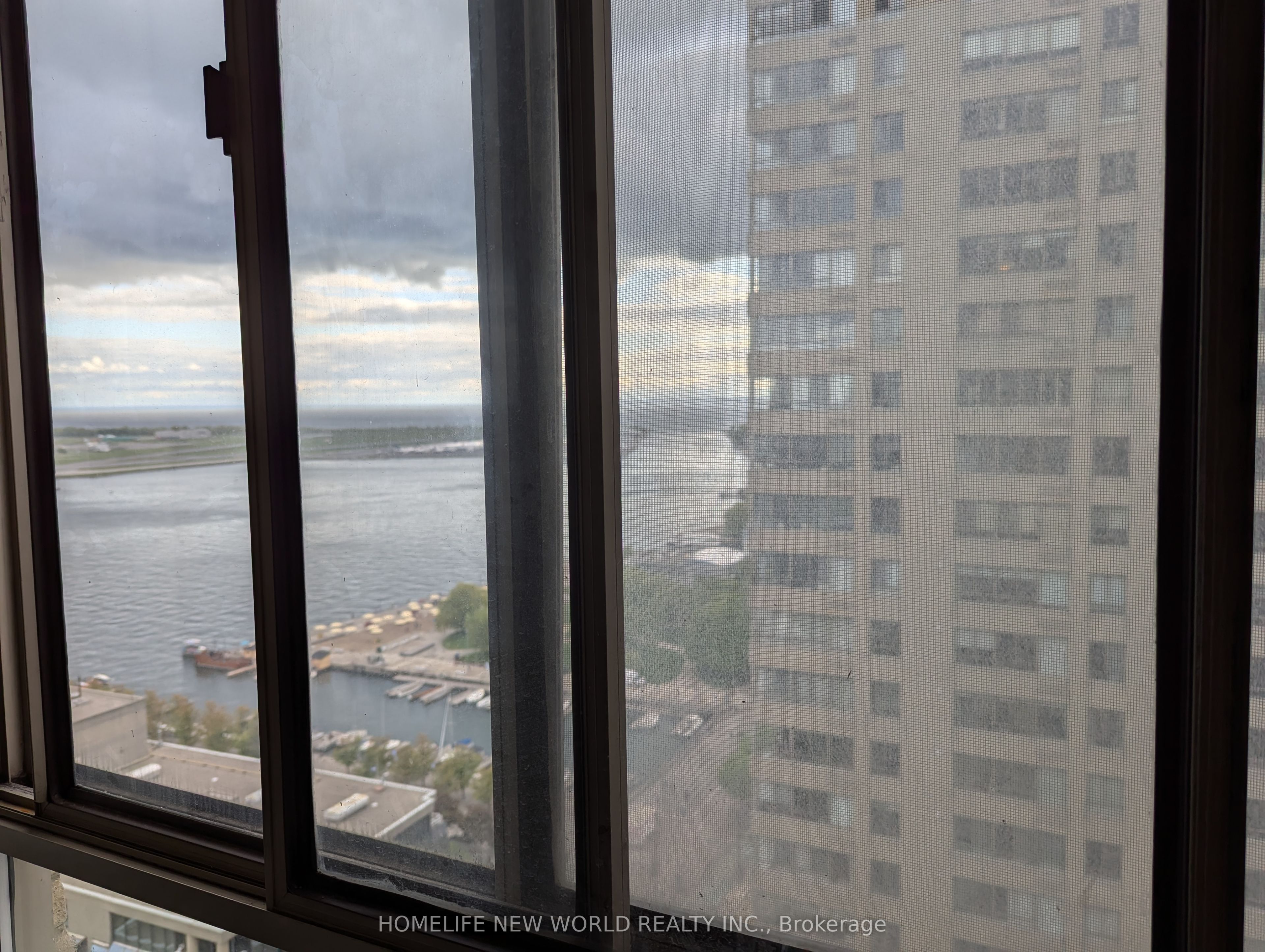 260 Queens Quay W, #2103