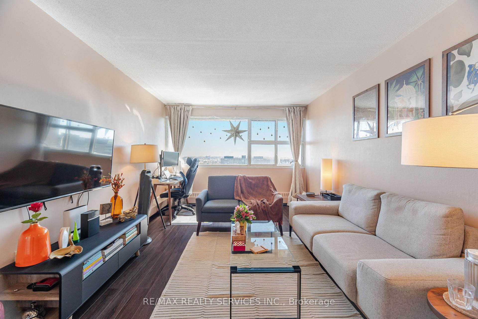 2 Bedrooms Condo at 715 Don Mills, Toronto For sale