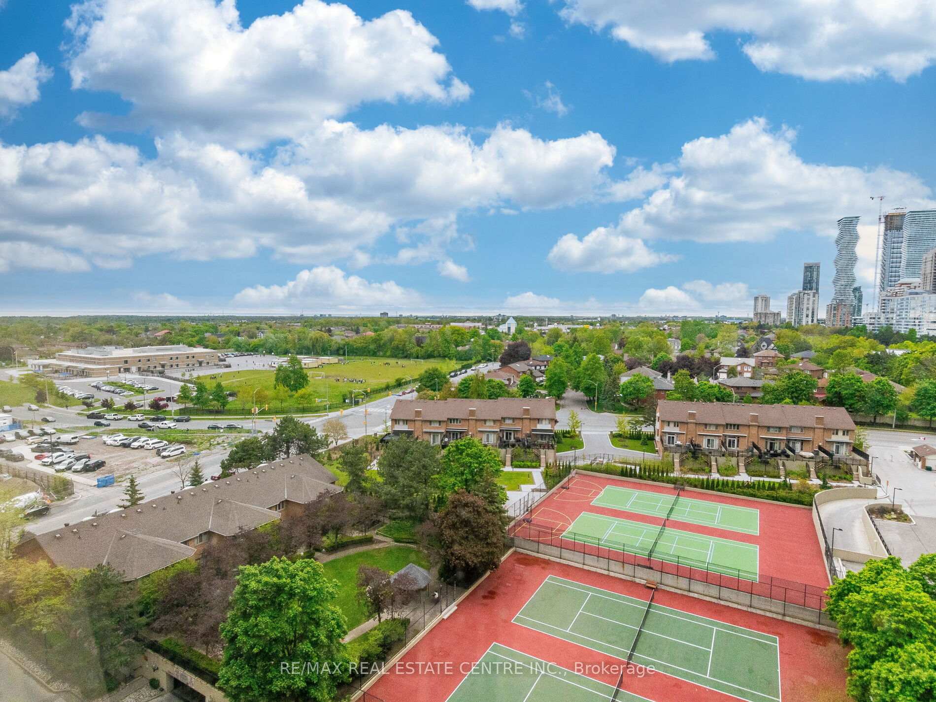 1 Bedroom Condo at 55 Elm, Mississauga For sale