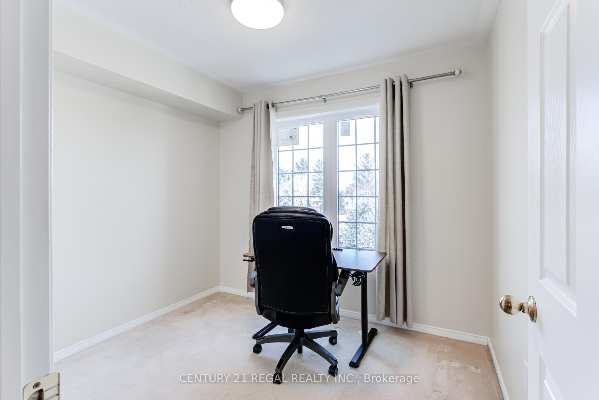 3 Bedrooms Condo at 42 Pinery,  Toronto For sale