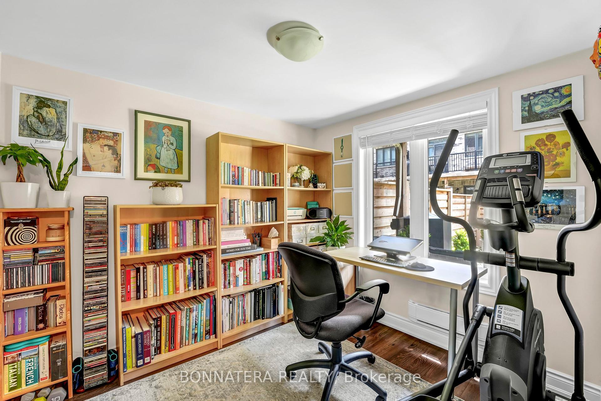 4 Bedrooms Condo at 10 Augustus, Toronto For sale