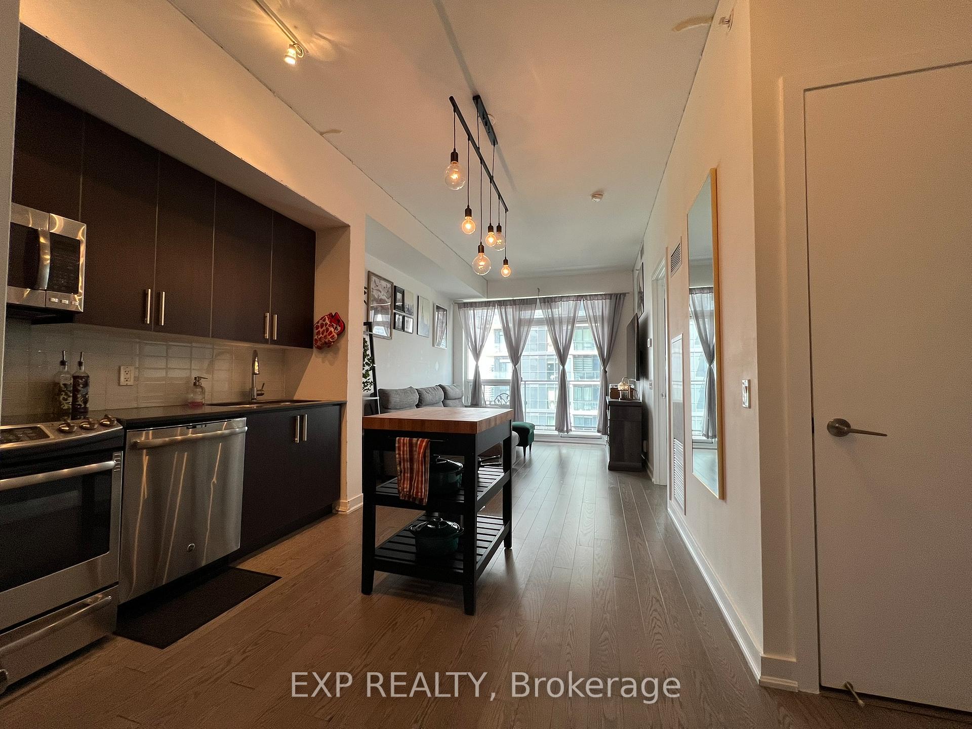 1 Bedroom Condo at 2212 Lake Shore,  Toronto For sale
