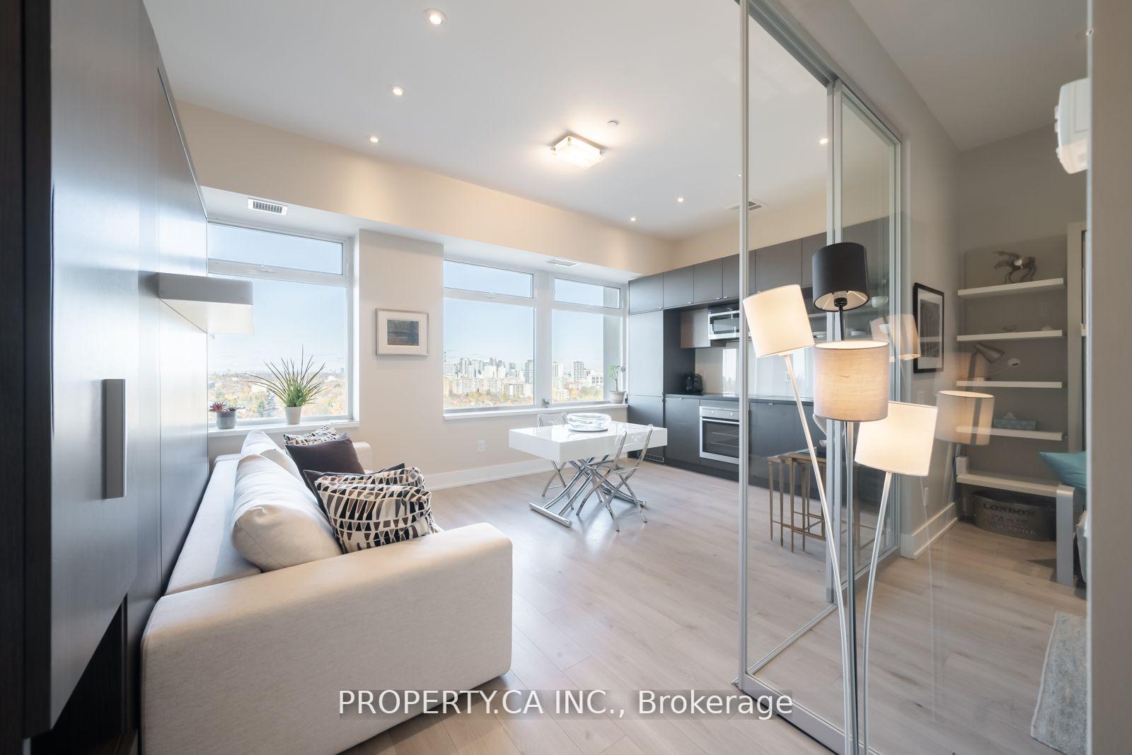 2 Bedrooms Condo at 111 St Clair, Toronto For sale