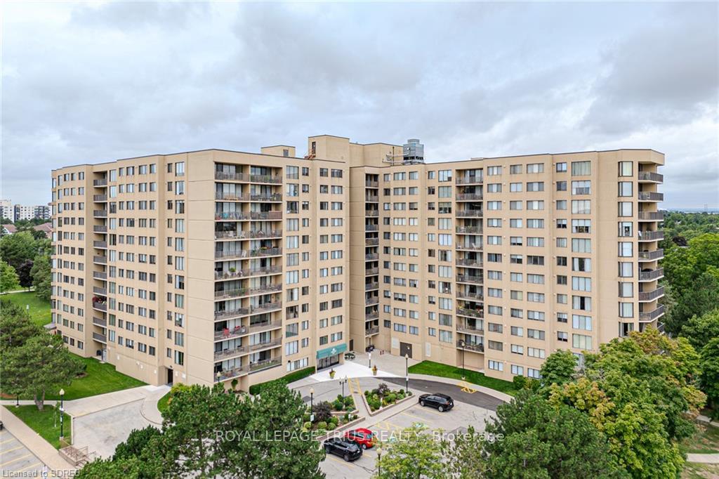 2 Bedrooms Condo at 6500 Montevideo,  Mississauga For sale
