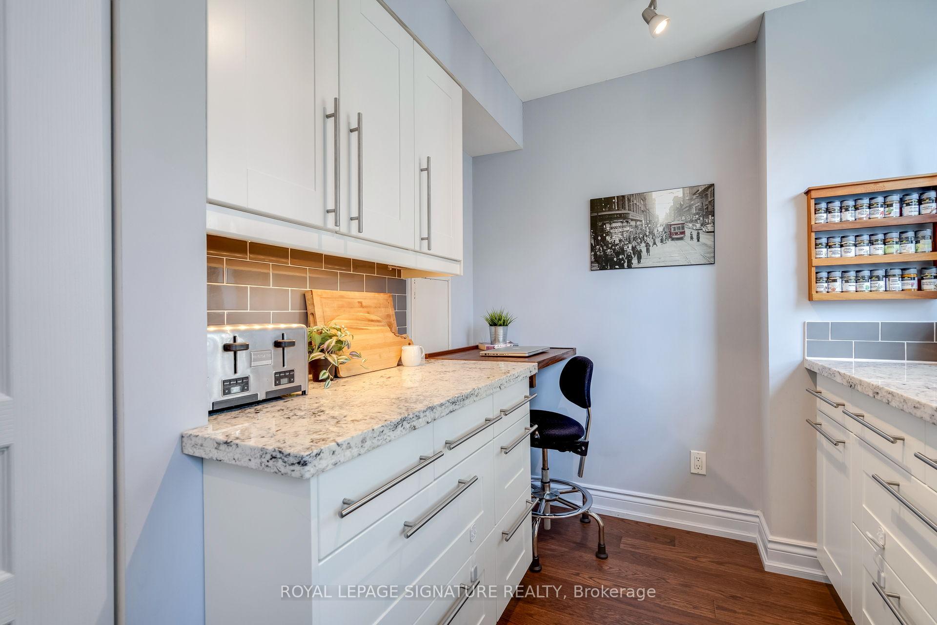 2 Bedrooms Condo at 323 Richmond, Toronto For sale