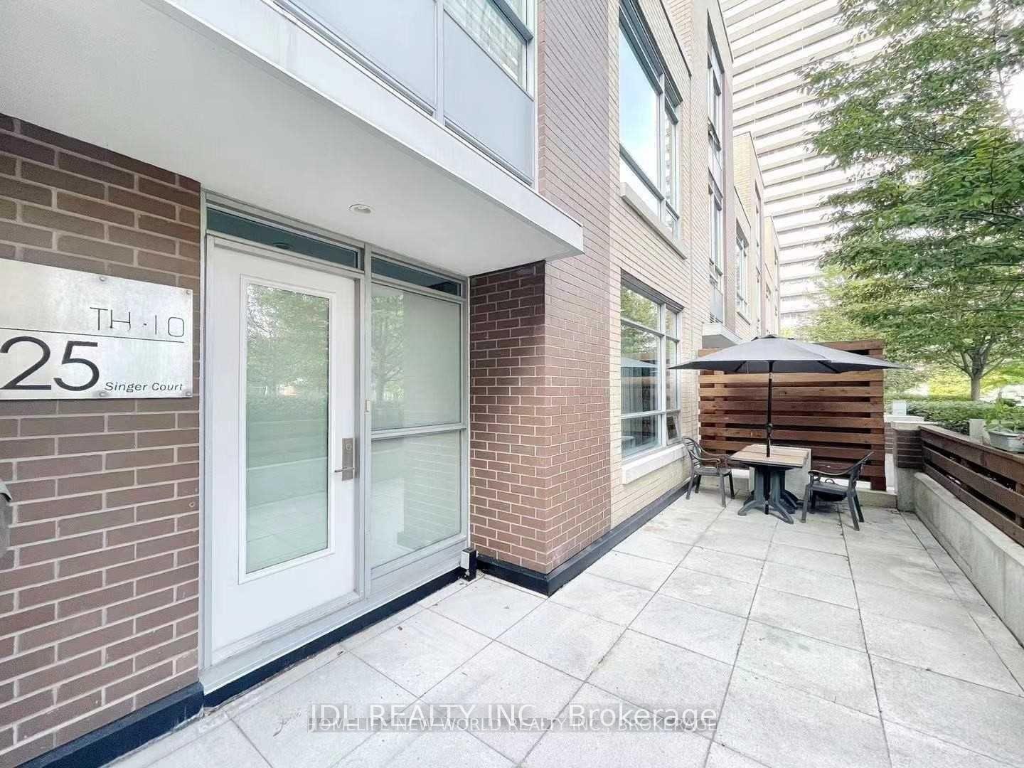 3 Bedrooms Condo at 25 Singer, Toronto For sale