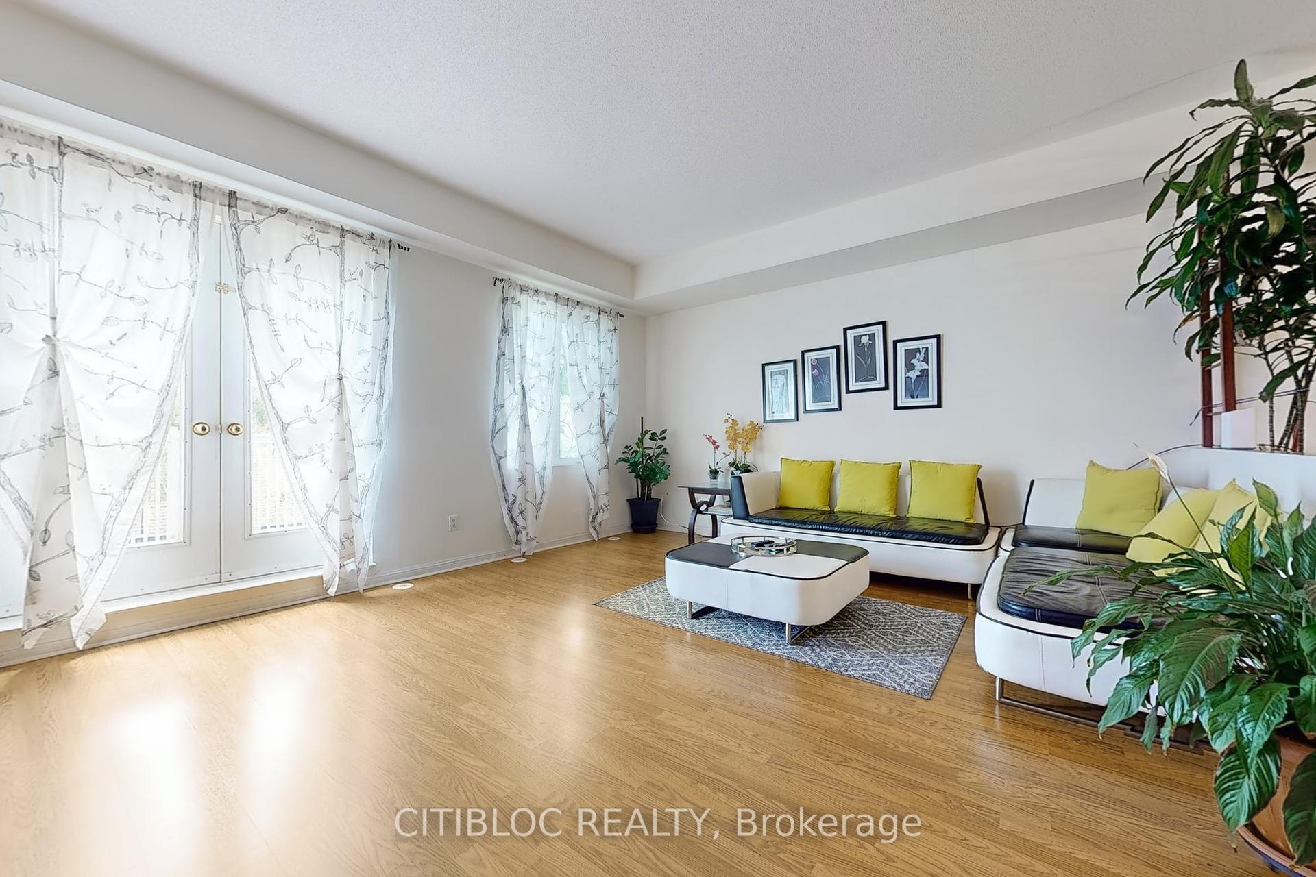 4 Bedrooms Condo at 3029 Finch, Toronto For sale