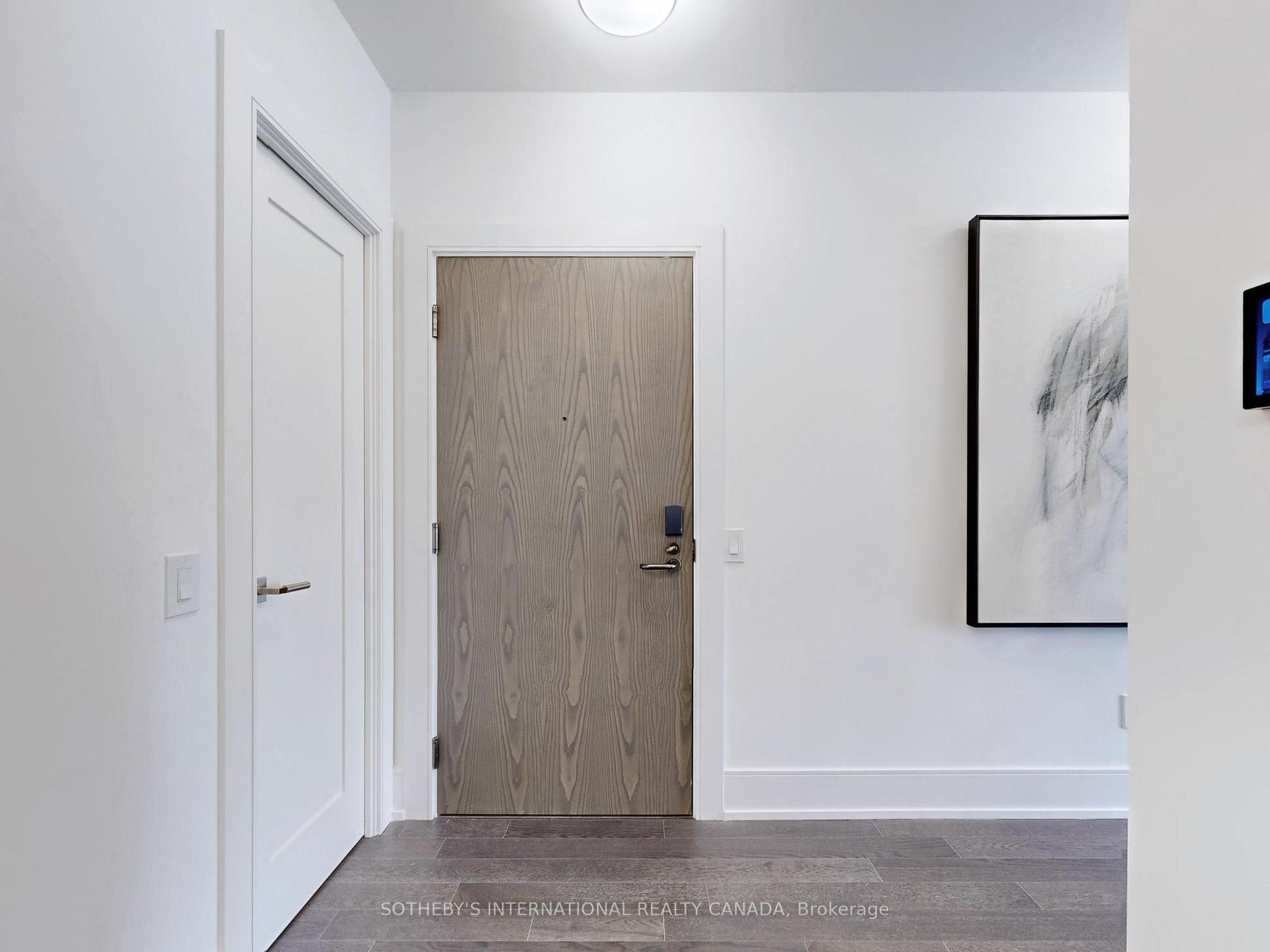 3 Bedrooms Condo at 30 Inn On the Park, Toronto For sale
