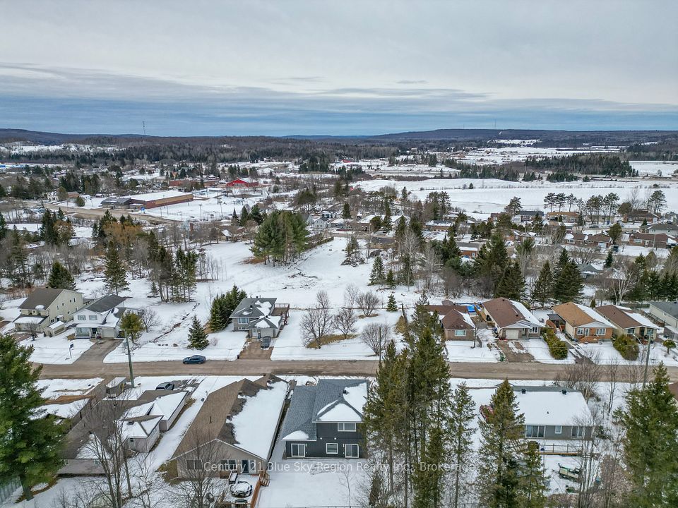 16 Birch Street, Powassan, ON P0H 1Z0