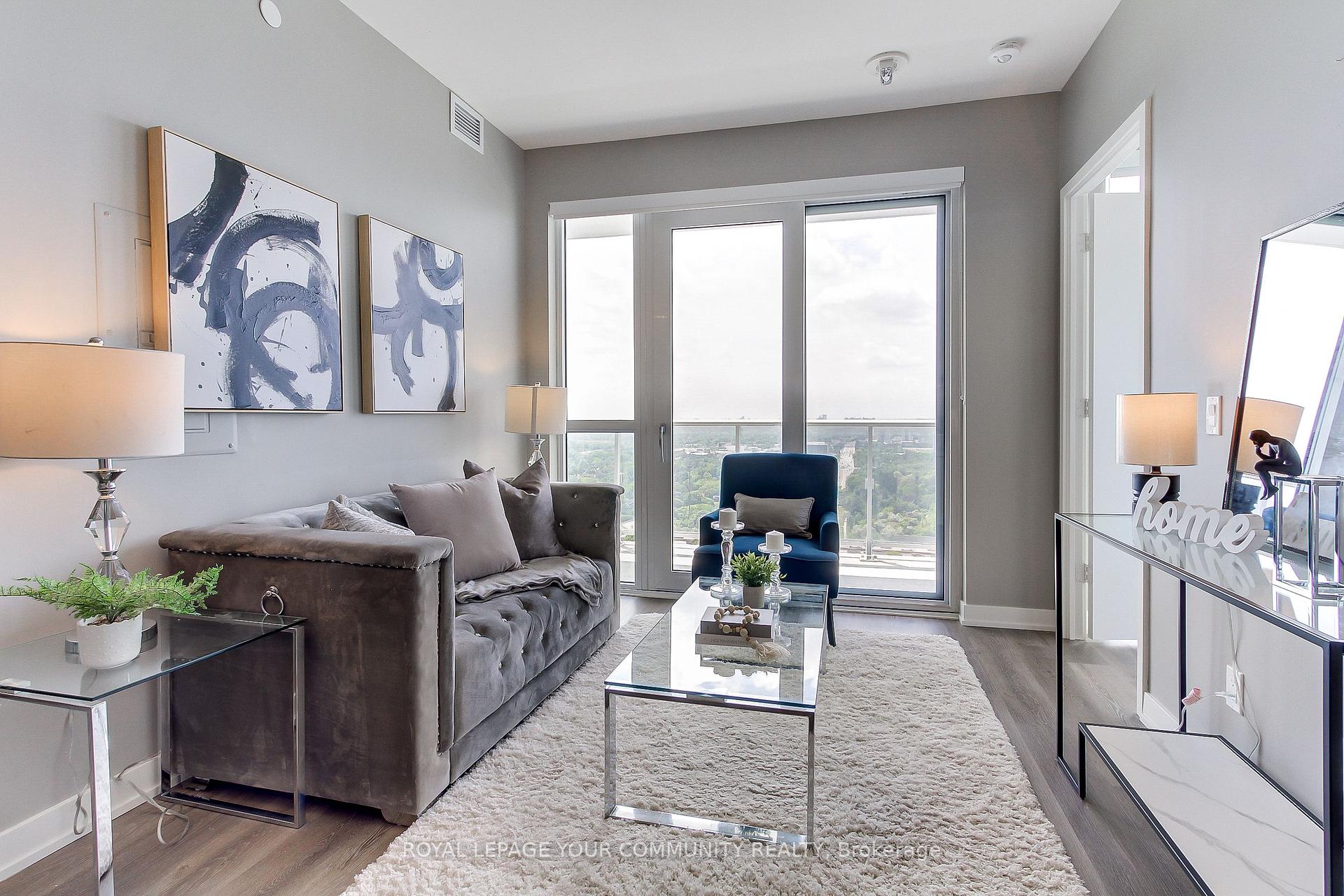 2 Bedrooms Condo at 10 Deerlick, Toronto For sale
