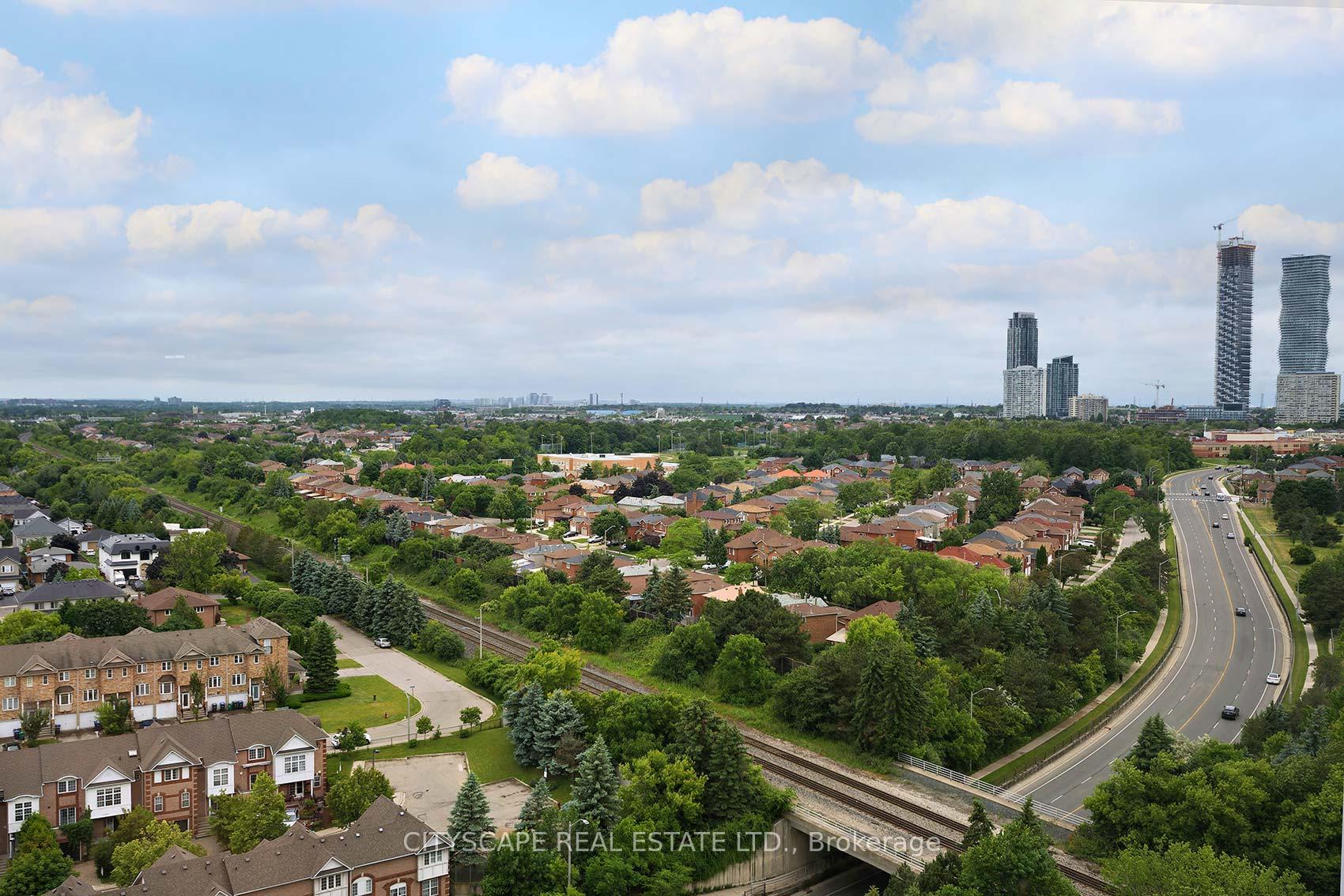 3 Bedrooms Condo at 135 Hillcrest, Mississauga For sale