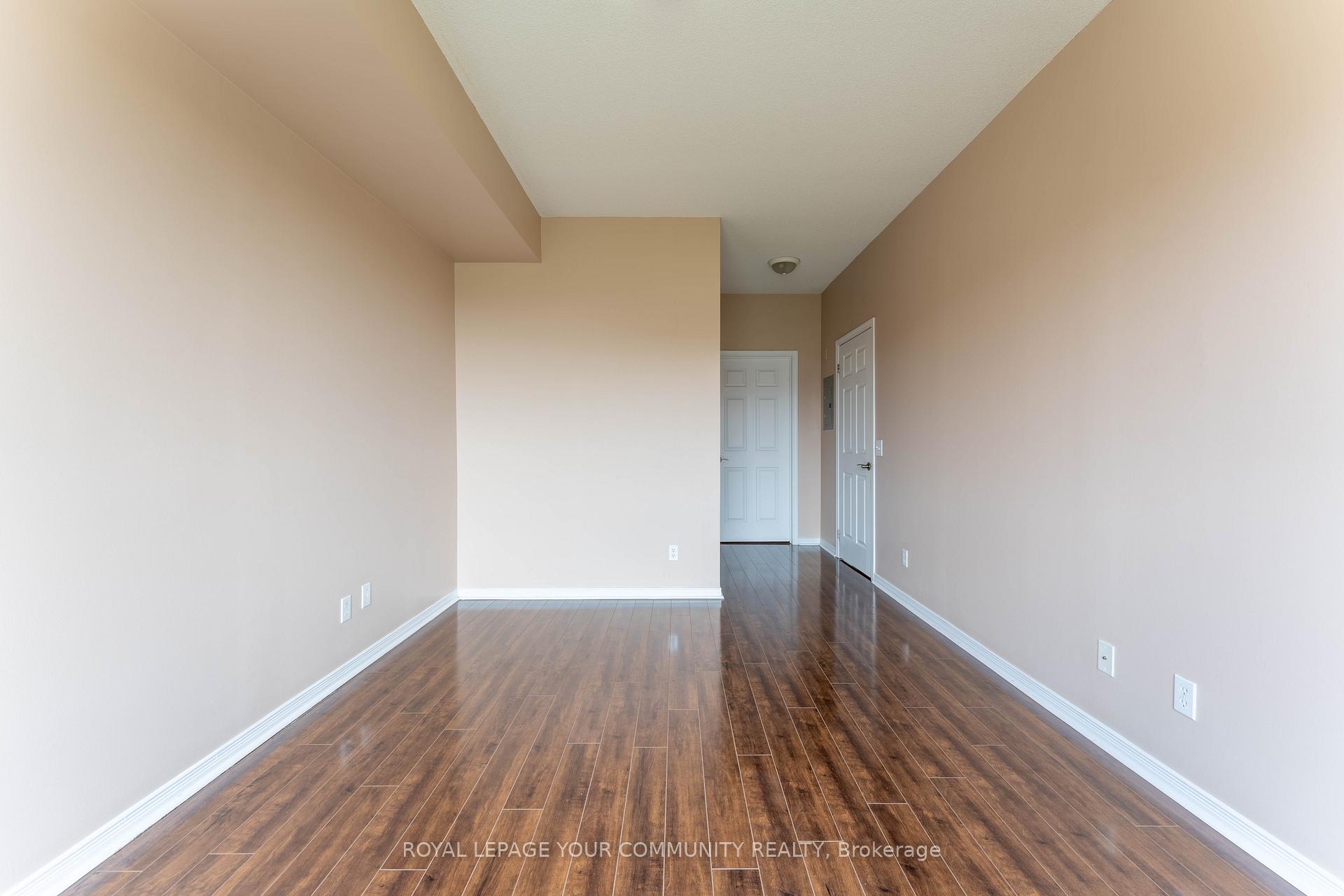 3 Bedrooms Condo at 1 Maison Parc, Vaughan For sale