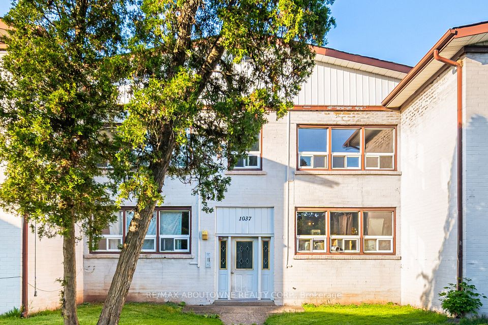 1037 Churchill Avenue