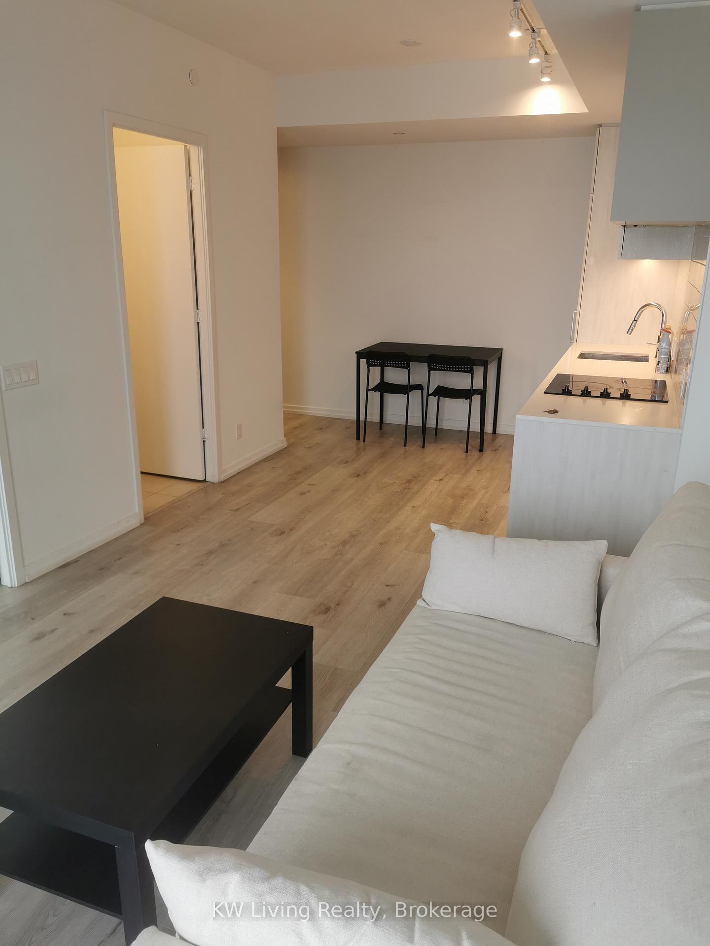 1 Bedroom Condo at 1000 Portage,  Vaughan For sale