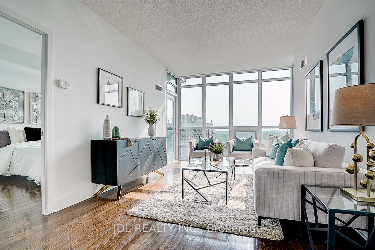2 Bedrooms Condo at 26 Norton, Toronto For sale