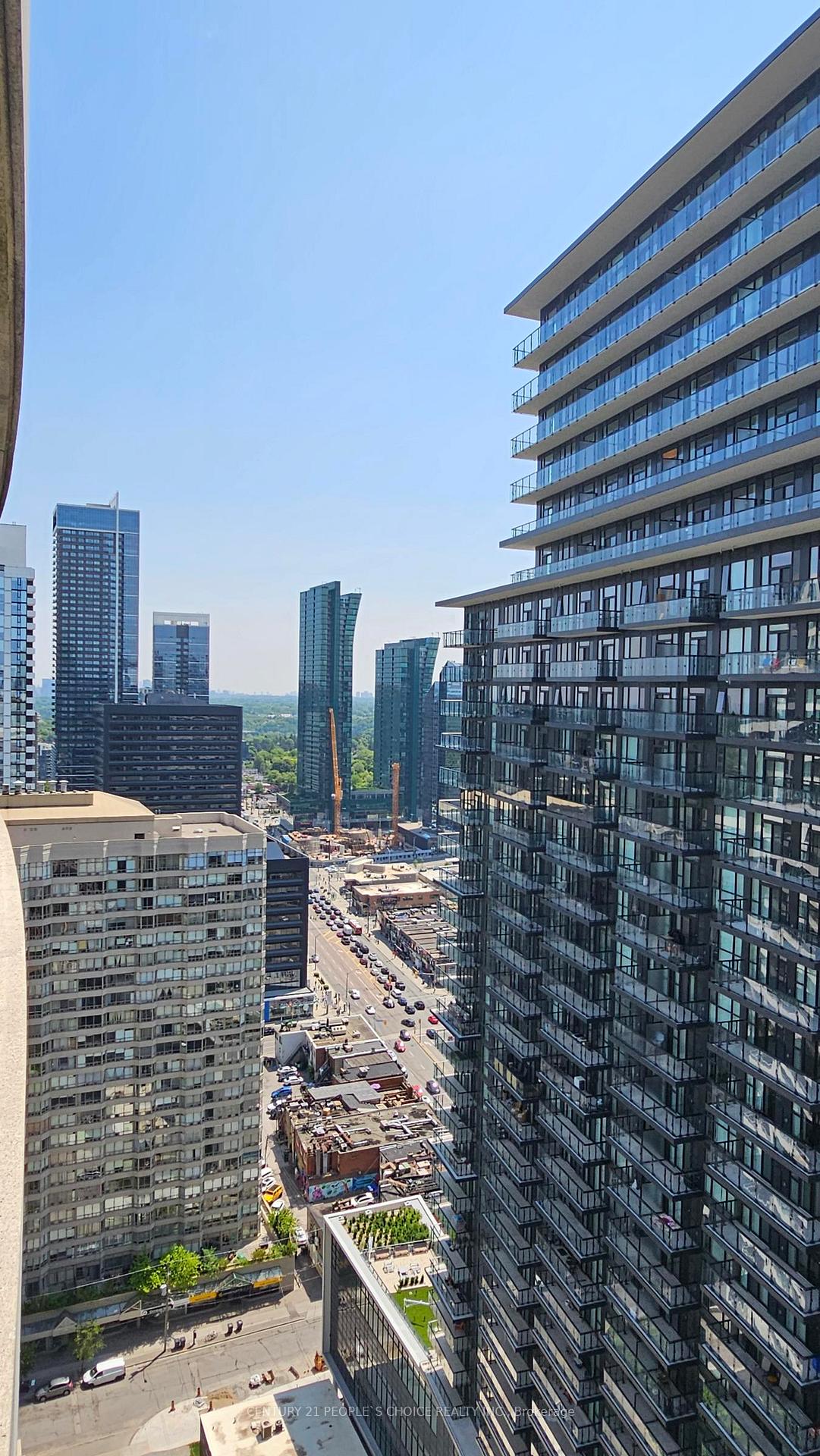 2 Bedrooms Condo at 23 Hollywood, Toronto For sale