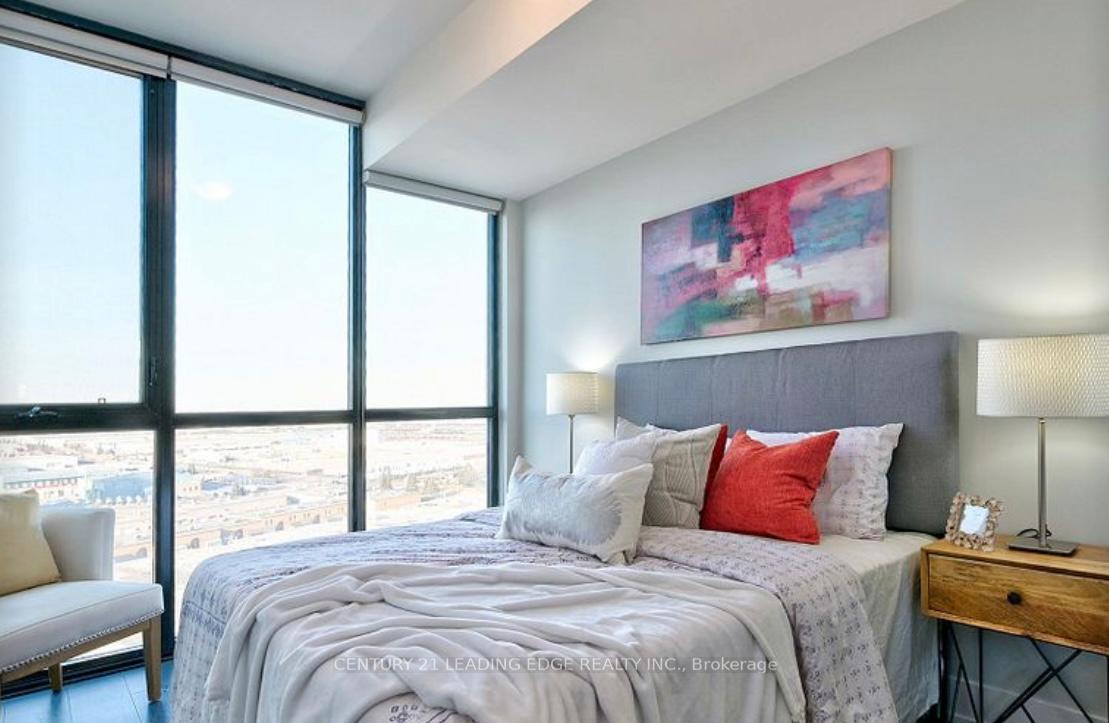 2 Bedrooms Condo at 2908 Hwy 7, Vaughan For sale