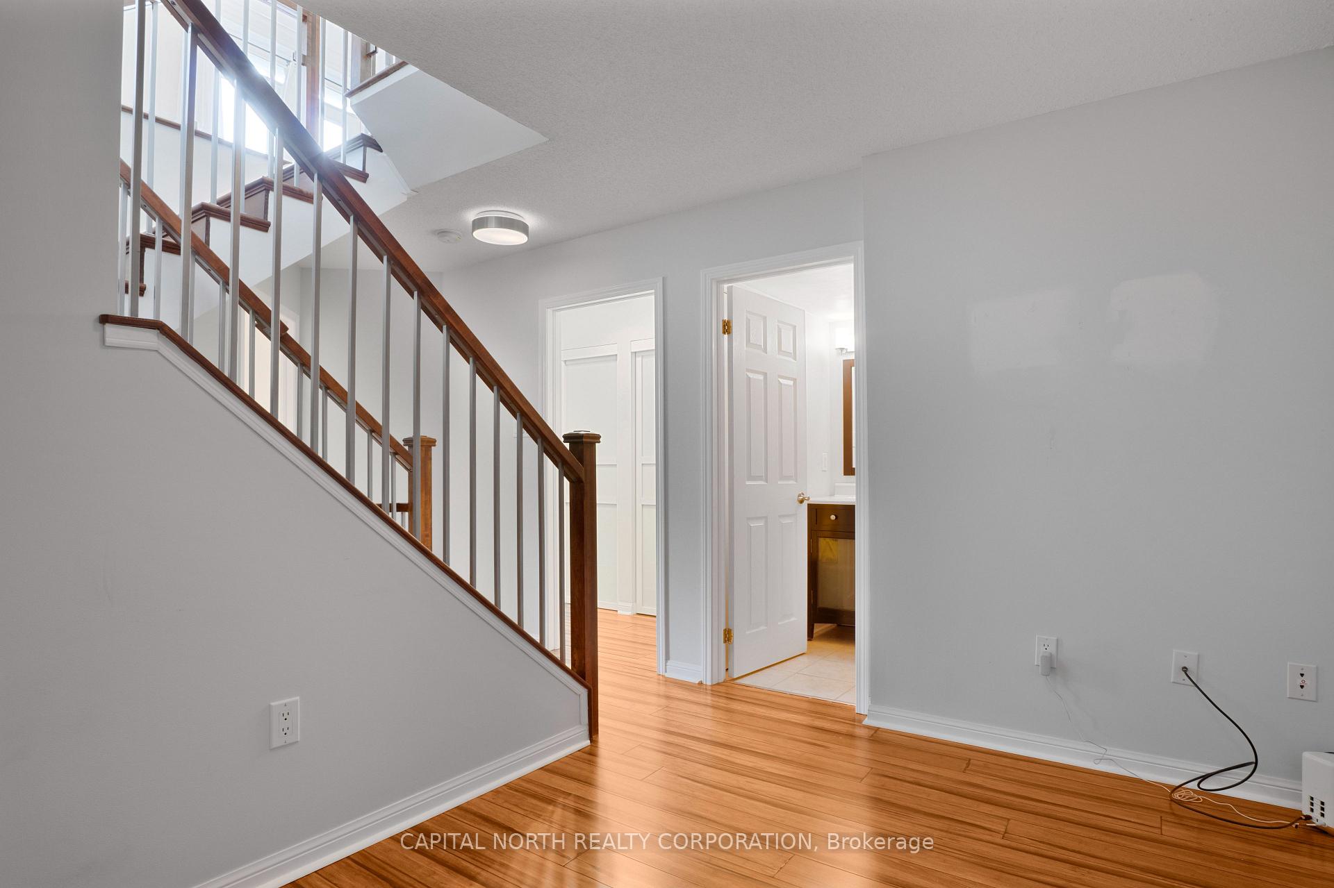 3 Bedrooms Condo at 51 Halton, Toronto For sale