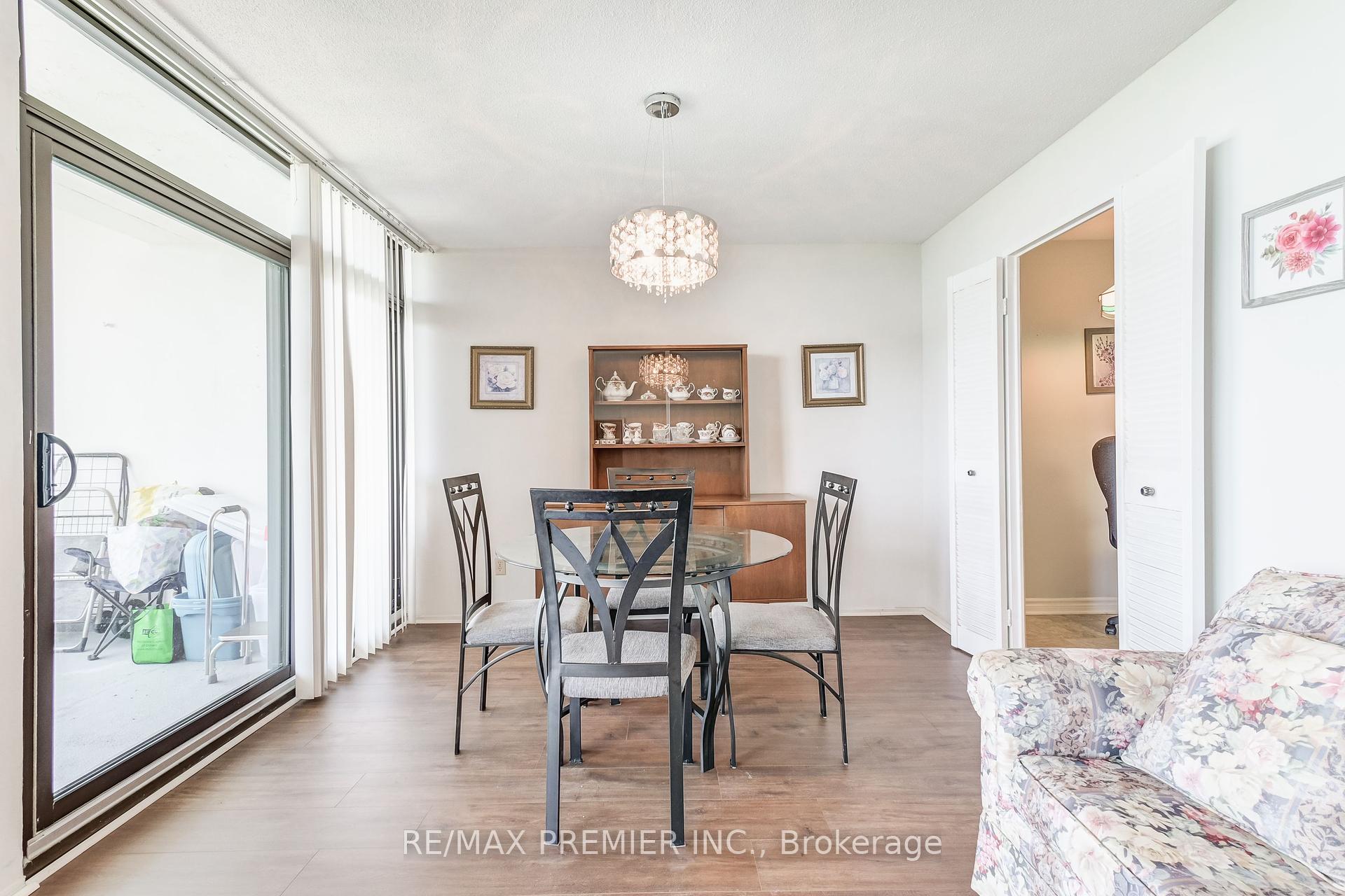 1 Bedroom Condo at 1333 Bloor, Mississauga For sale