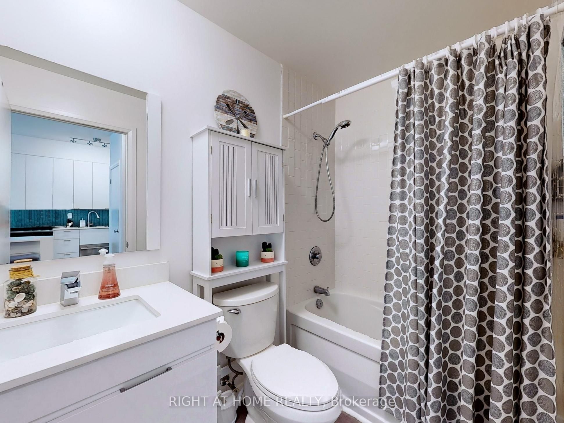 111 Elizabeth Street, #1702