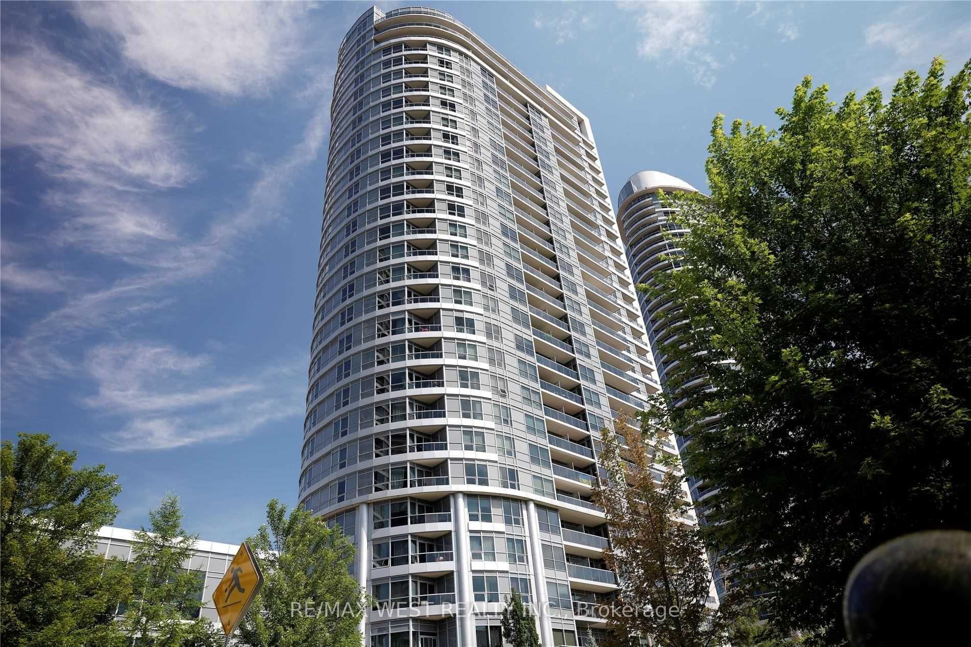 2 Bedrooms Condo at 151 Village Green, Toronto For sale