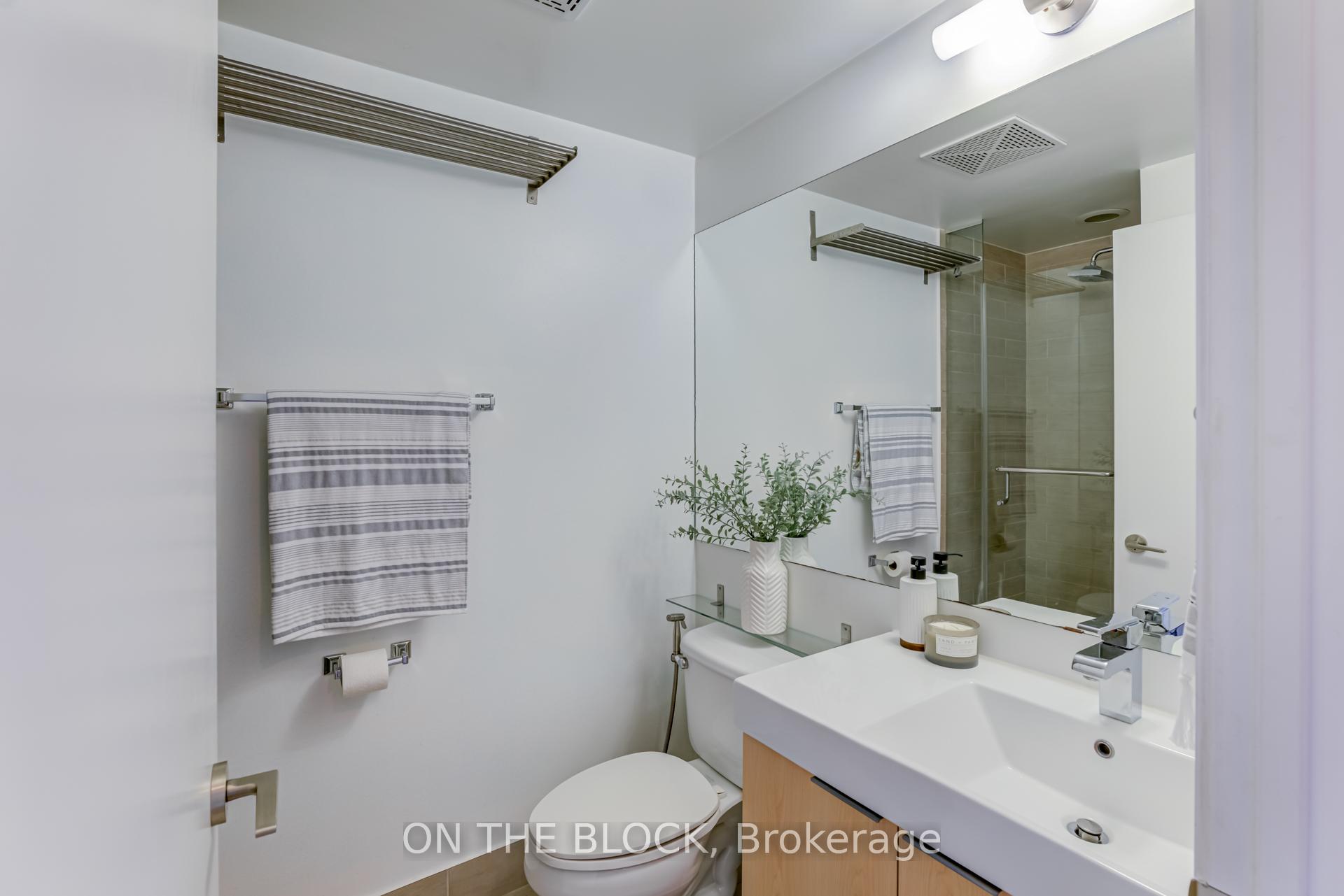 1 Bedroom Condo at 478 King,  Toronto For sale