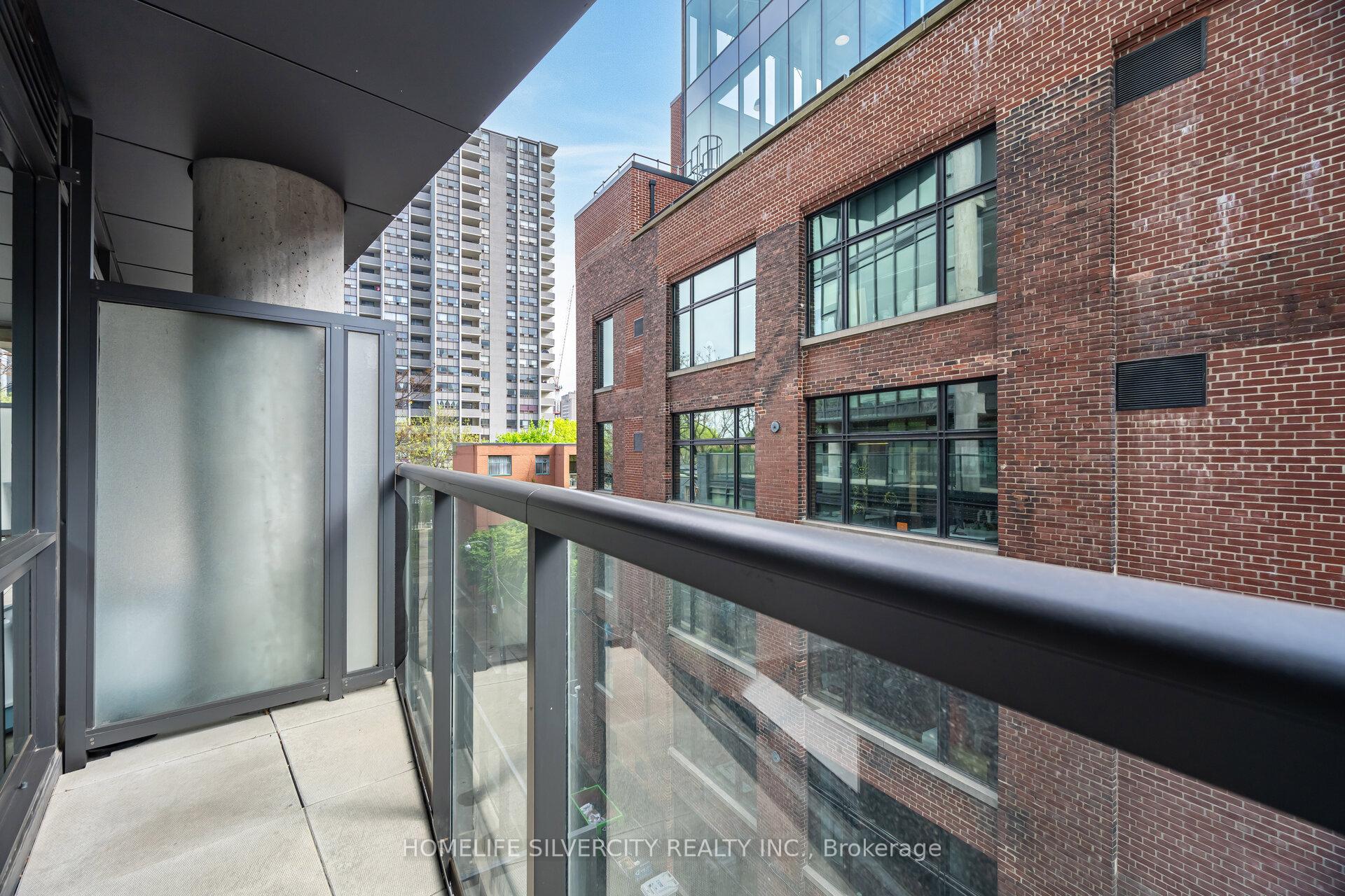 1 Bedroom Condo at 15 Beverley, Toronto For sale