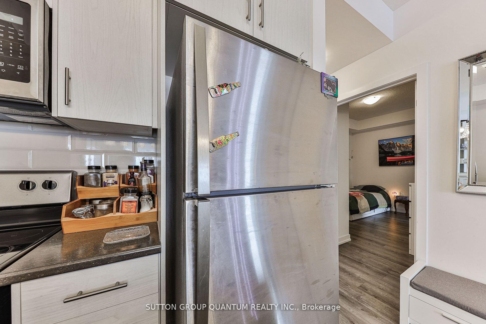 2 Bedrooms Condo at 470 Dundas, Hamilton For sale