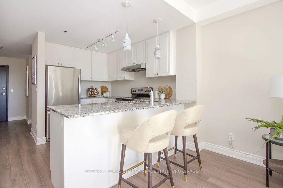 kitchen with breakfast bar