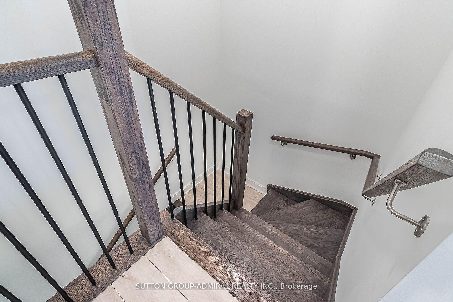 3 Bedrooms Condo at 70 Annie Craig, Toronto For sale
