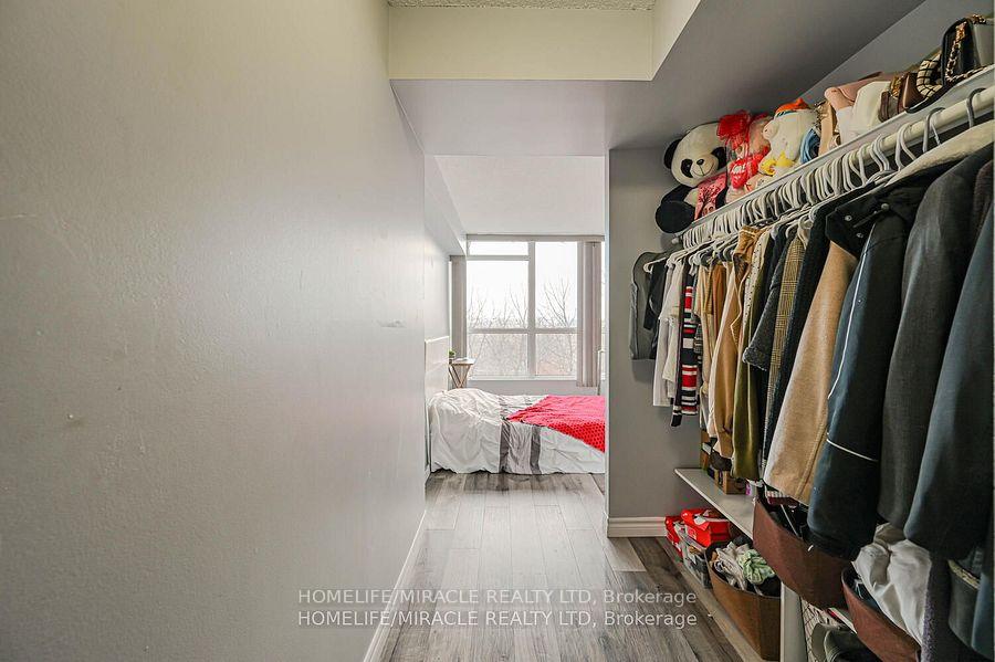3 Bedrooms Condo at 5 Rowntree, Toronto For sale