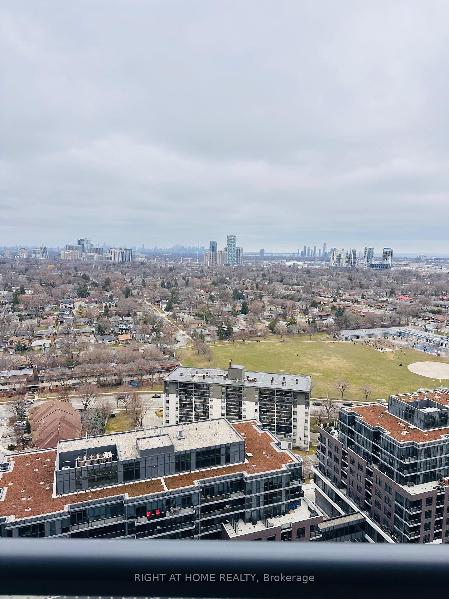 2 Bedrooms Condo at 30 GIBBS, Toronto For sale