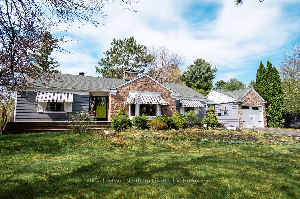 906 Pinewood
