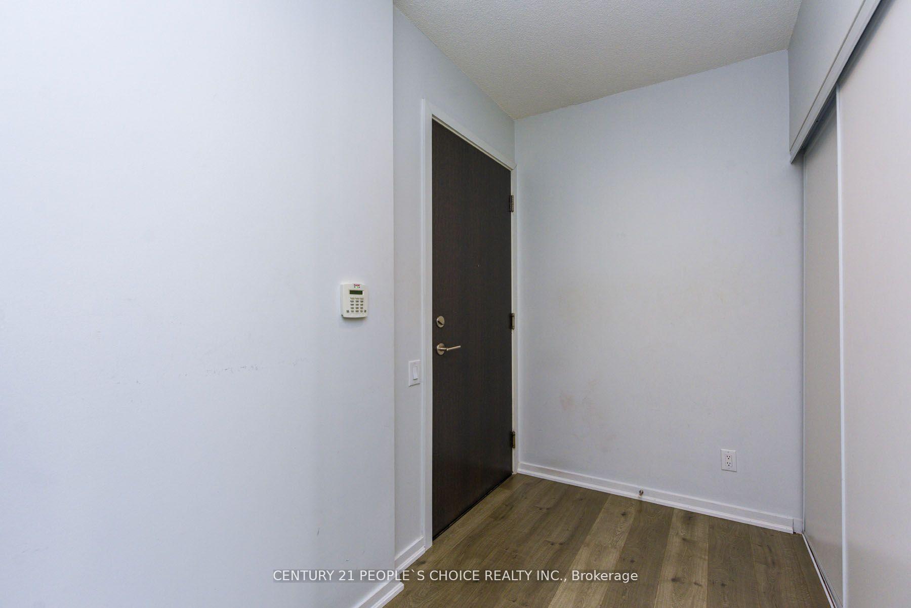 2 Bedrooms Condo at 105 The Queensway, Toronto For sale