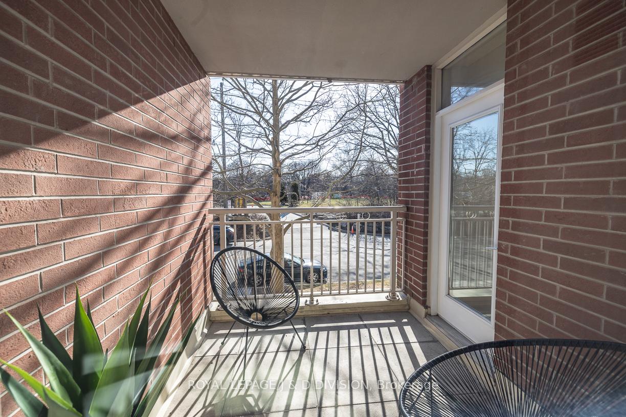1 Bedroom Condo at 485 Rosewell,  Toronto For sale