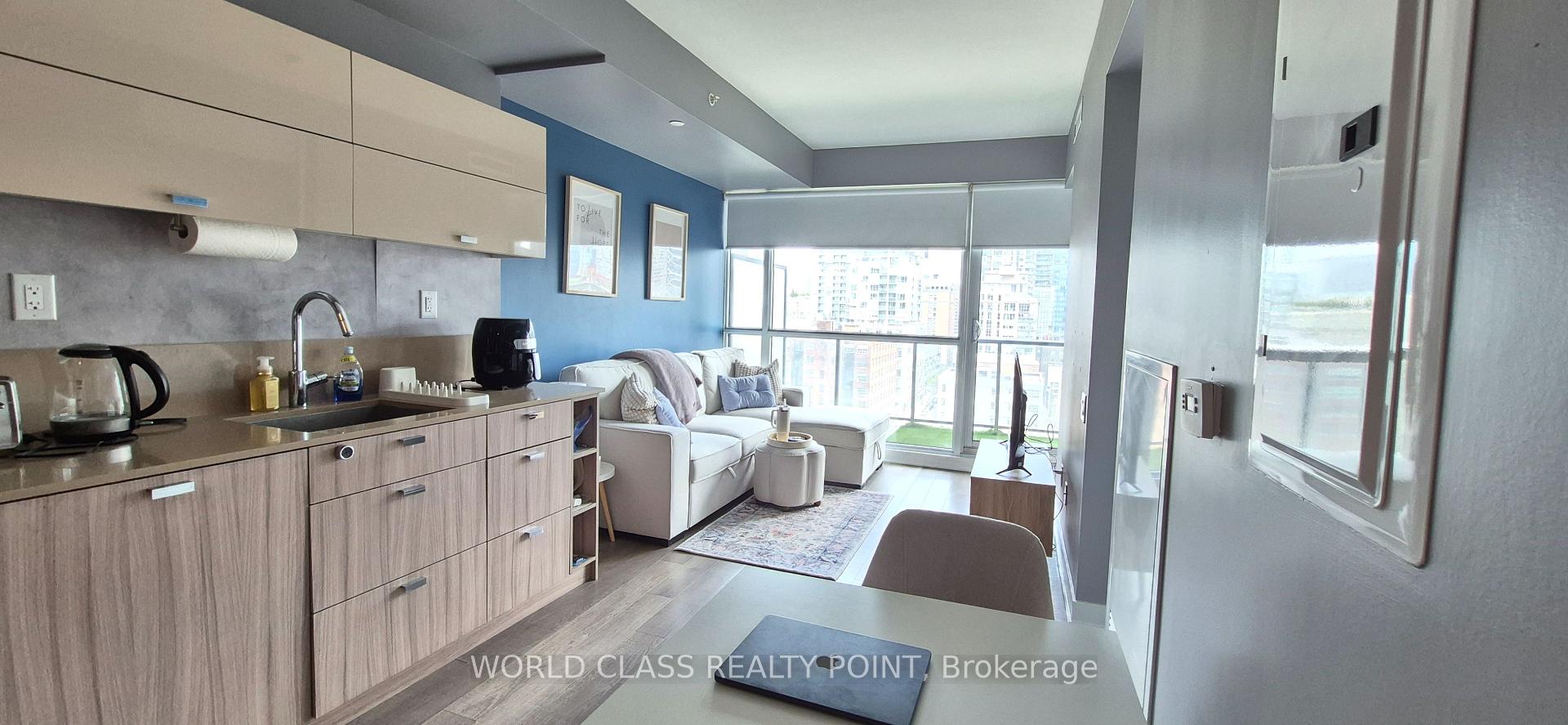 1 Bedroom Condo at 290 Adelaide, Toronto For sale